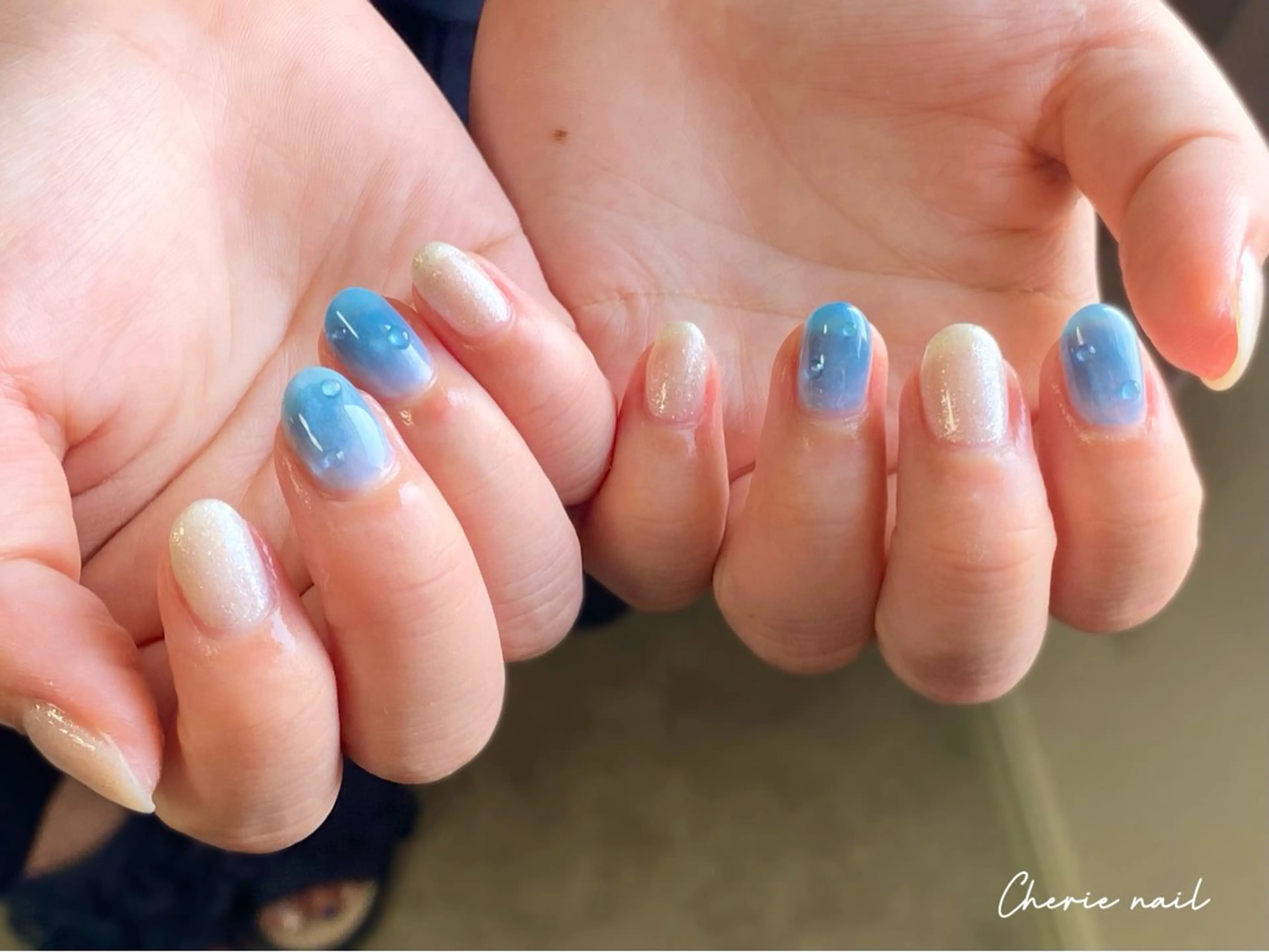ネイル ブルー ジェルネイル ラメ(グリッター) マグネットネイル シンプルネイル ハンドネイル Cherienail yunaのネイルデザイン