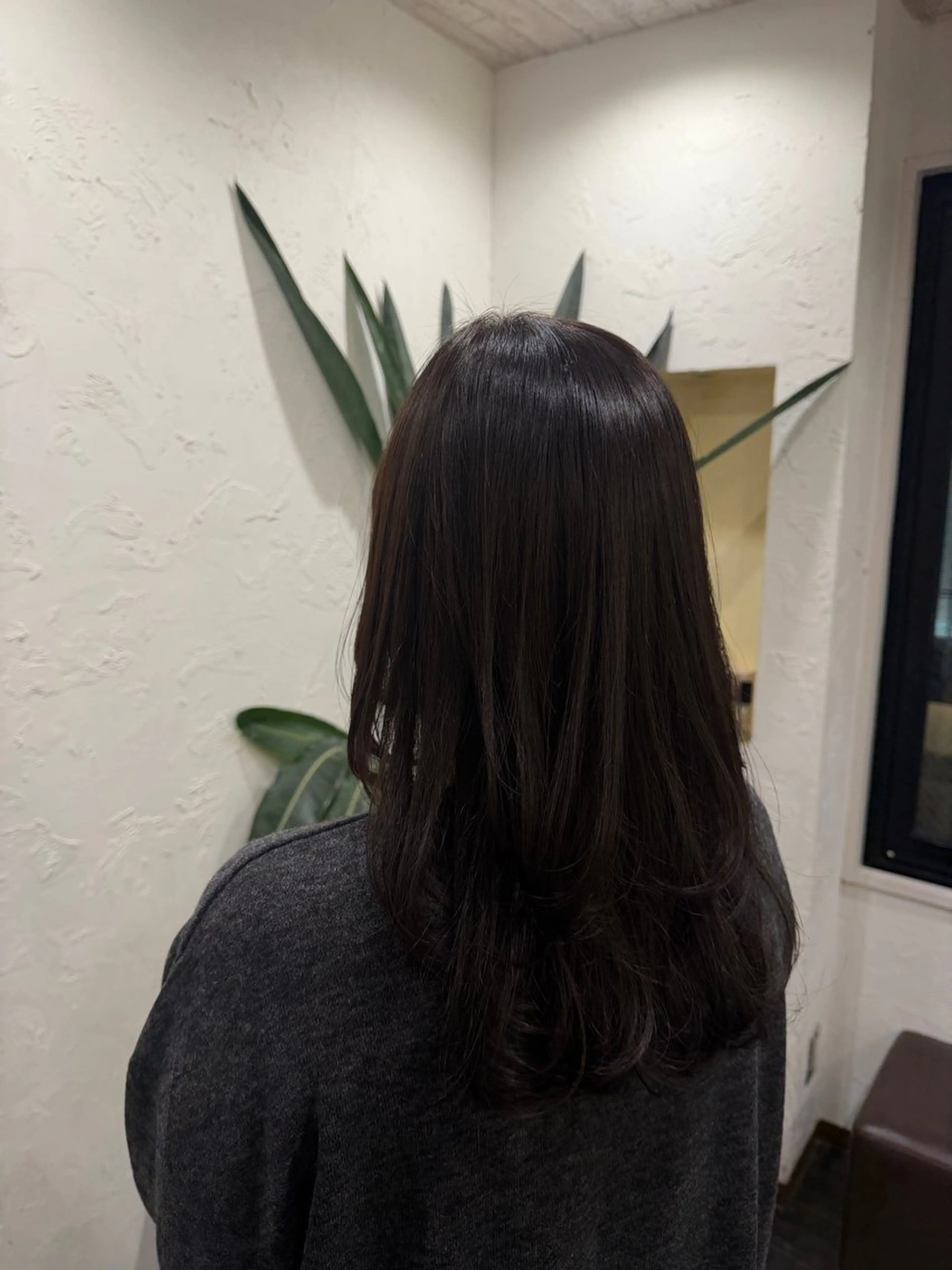 ロング ヘアカラー 張替 凜のヘアスタイル