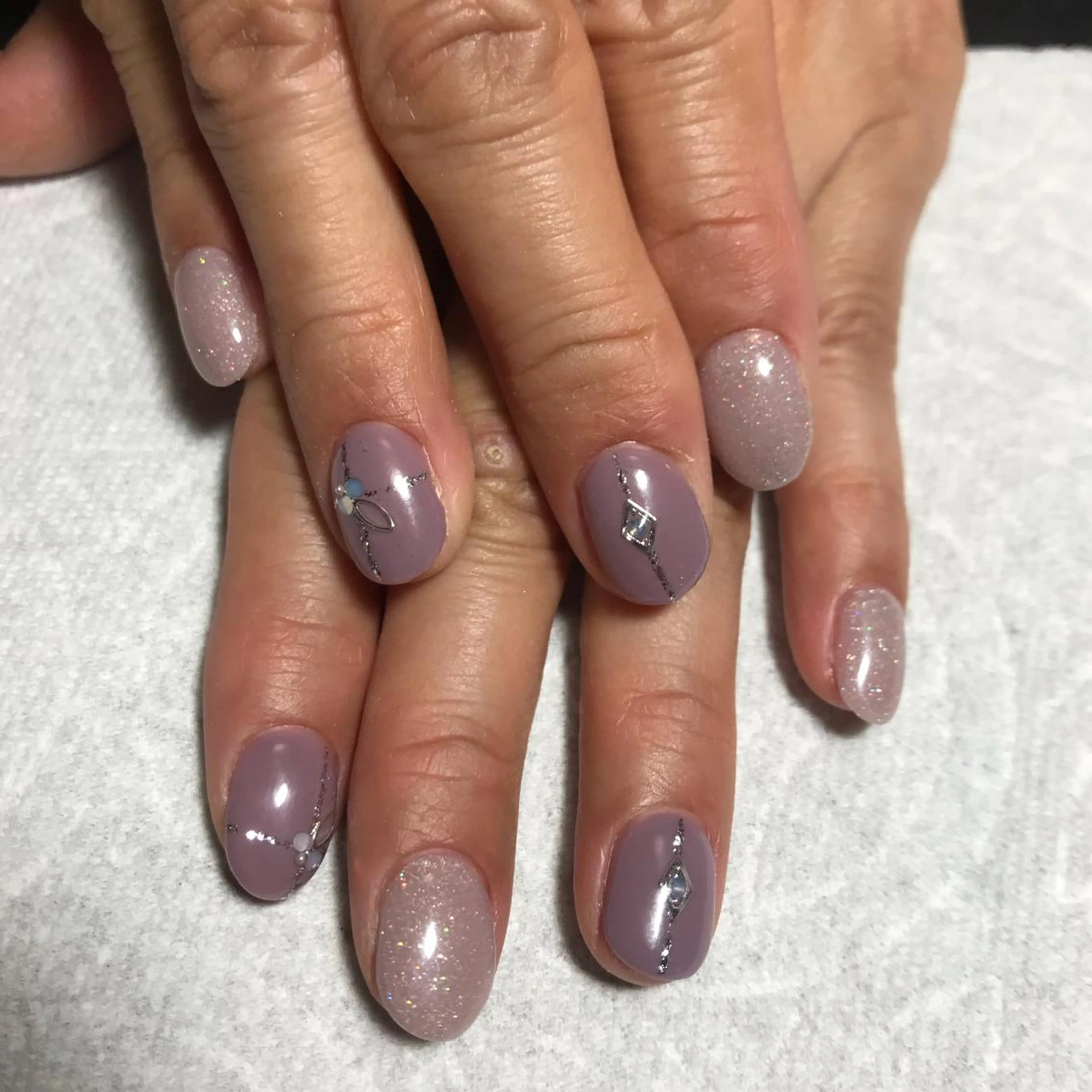 ネイル ECLAT エクラ所属・寺山 千鶴のネイルデザイン