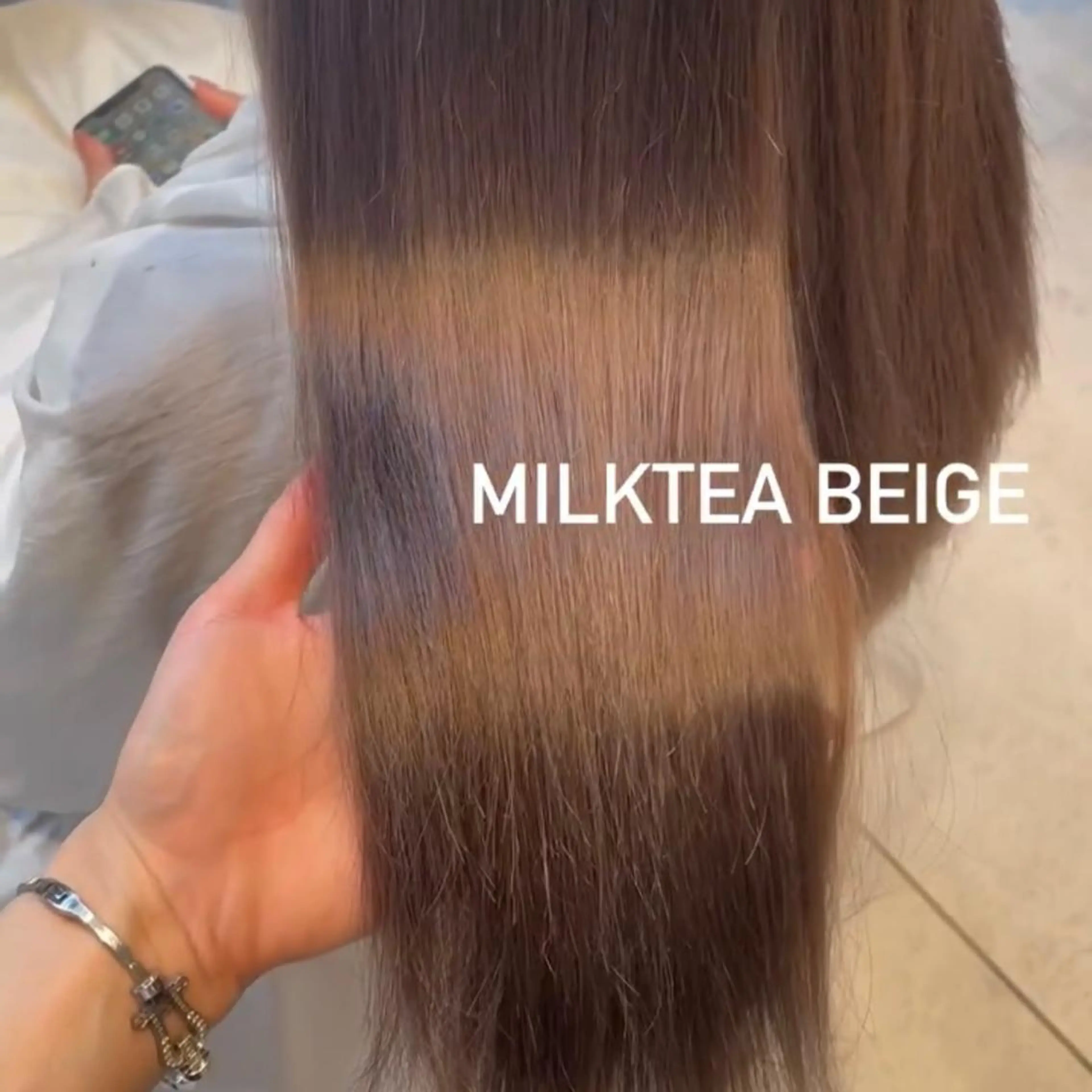 ロング カラー 🤎小顔レイヤー /ベージュ🤎友香のヘアスタイル
