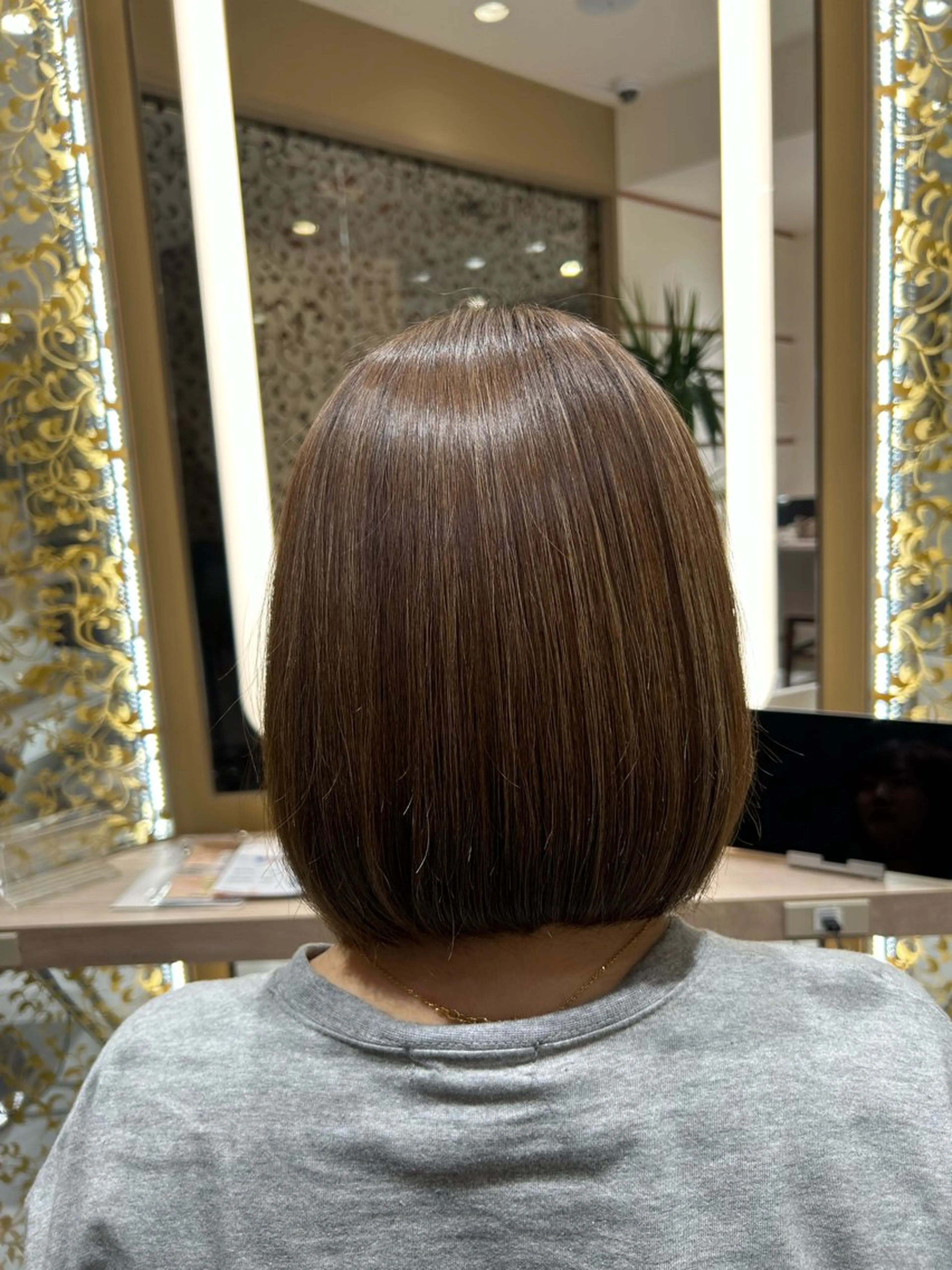 カラー シオザワ ヒロキのヘアスタイル