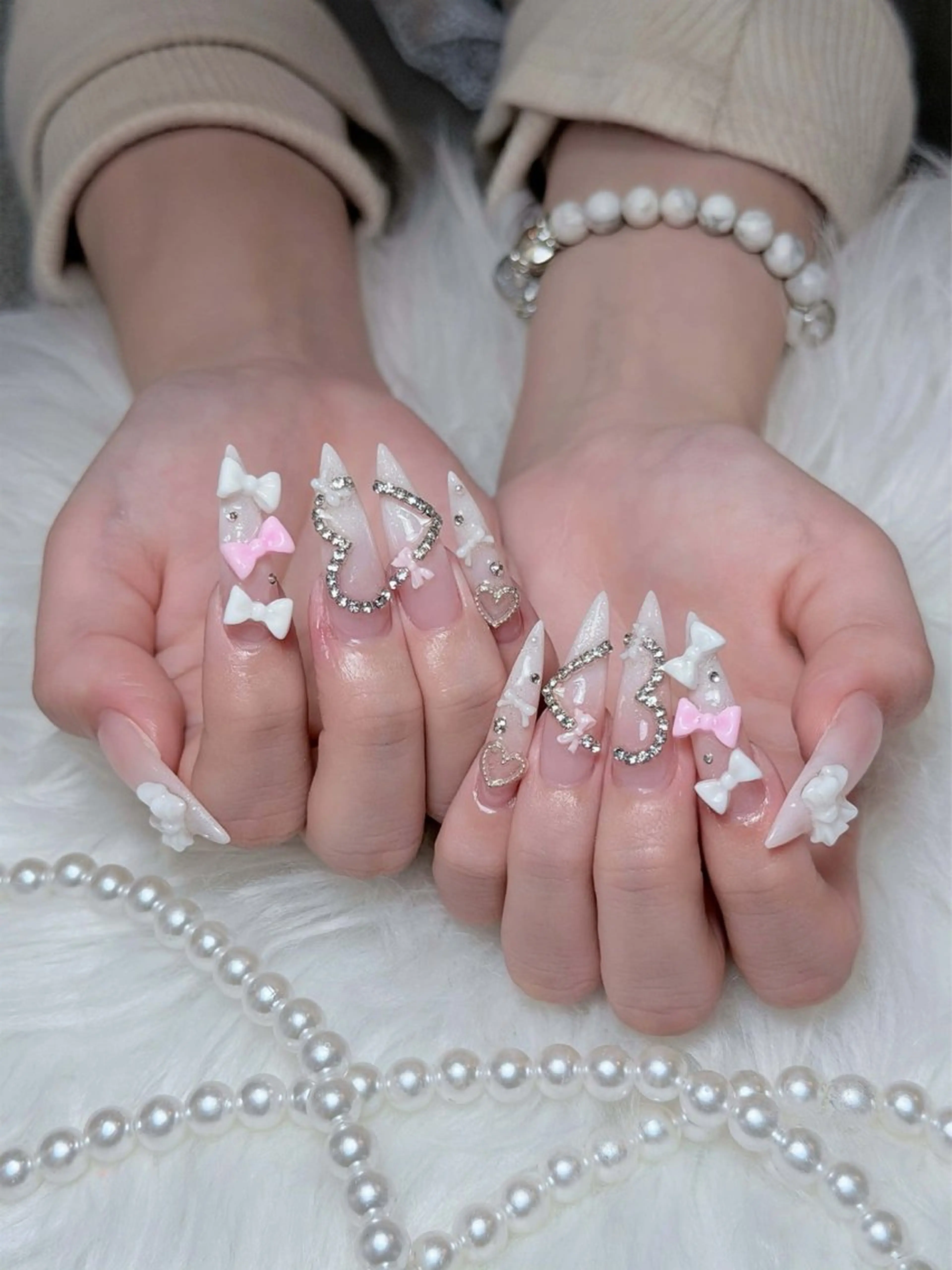 ネイル チークネイル ドット フレンチネイル グラデーション ハート ハンドネイル Julli NailStudioのネイルデザイン