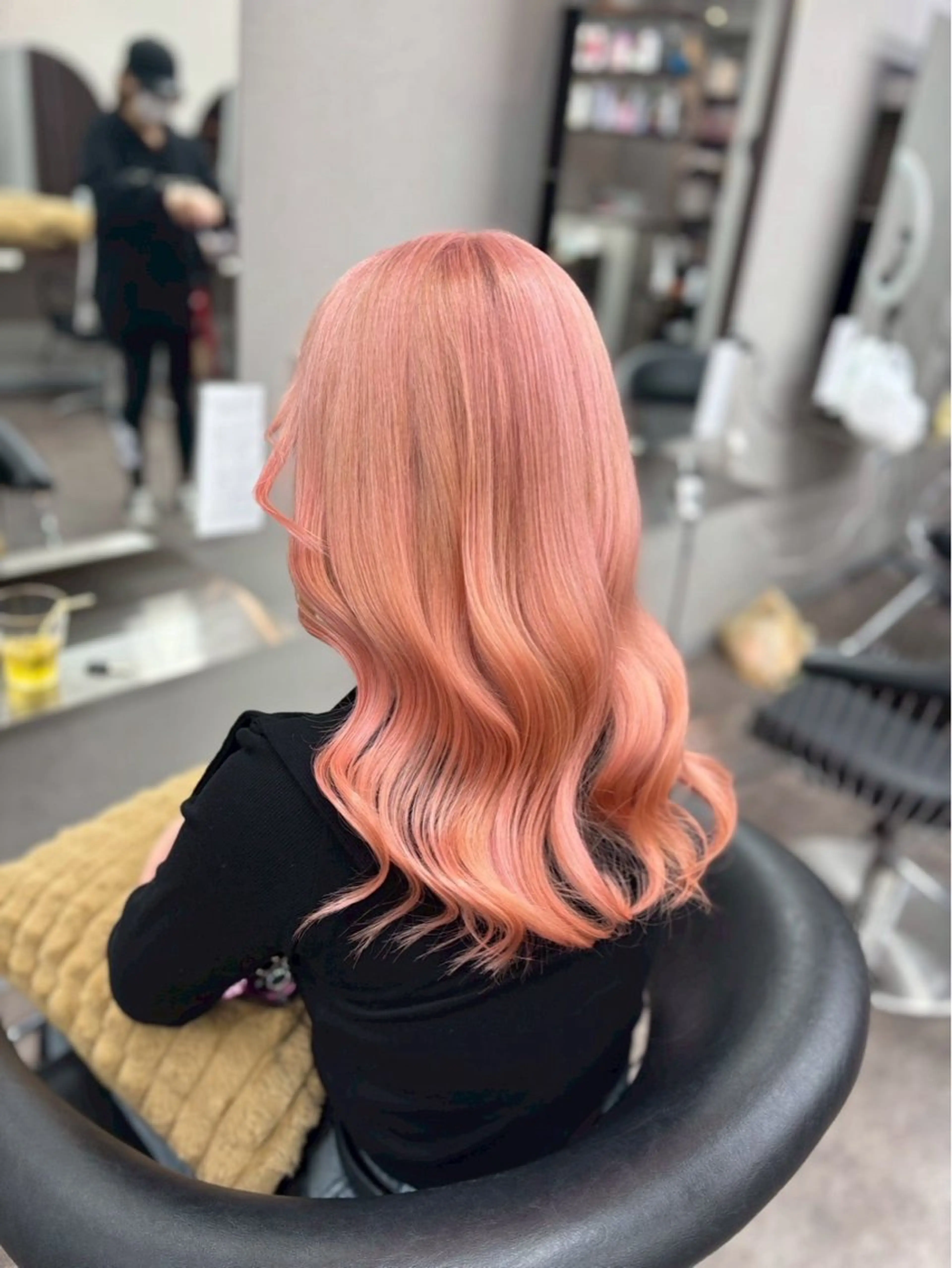 ロング ヘアカラー かのブリーチカラー 🎧⛓️🩶のヘアスタイル