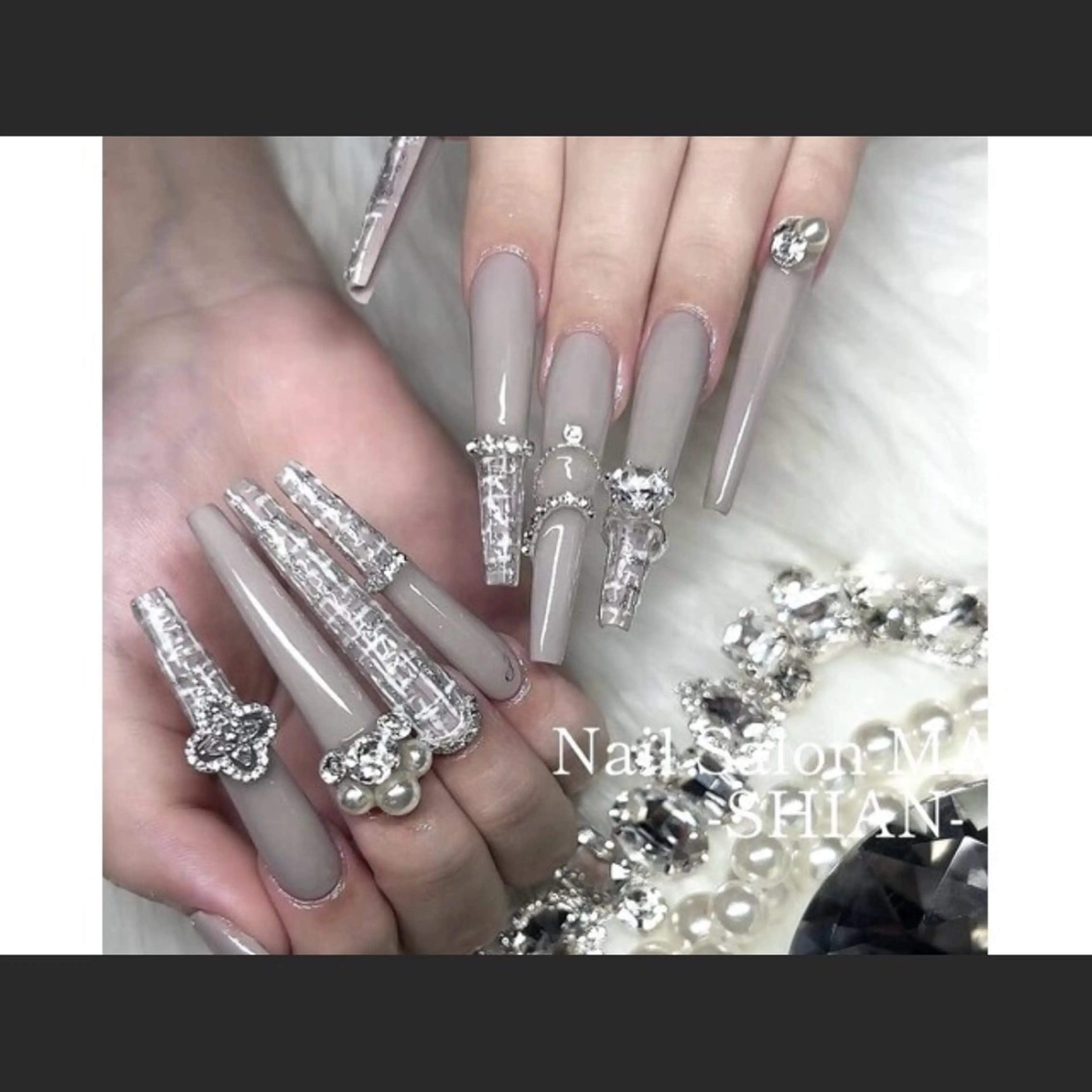 ネイル ロングネイル ハンドネイル MADIA EMIのネイルデザイン