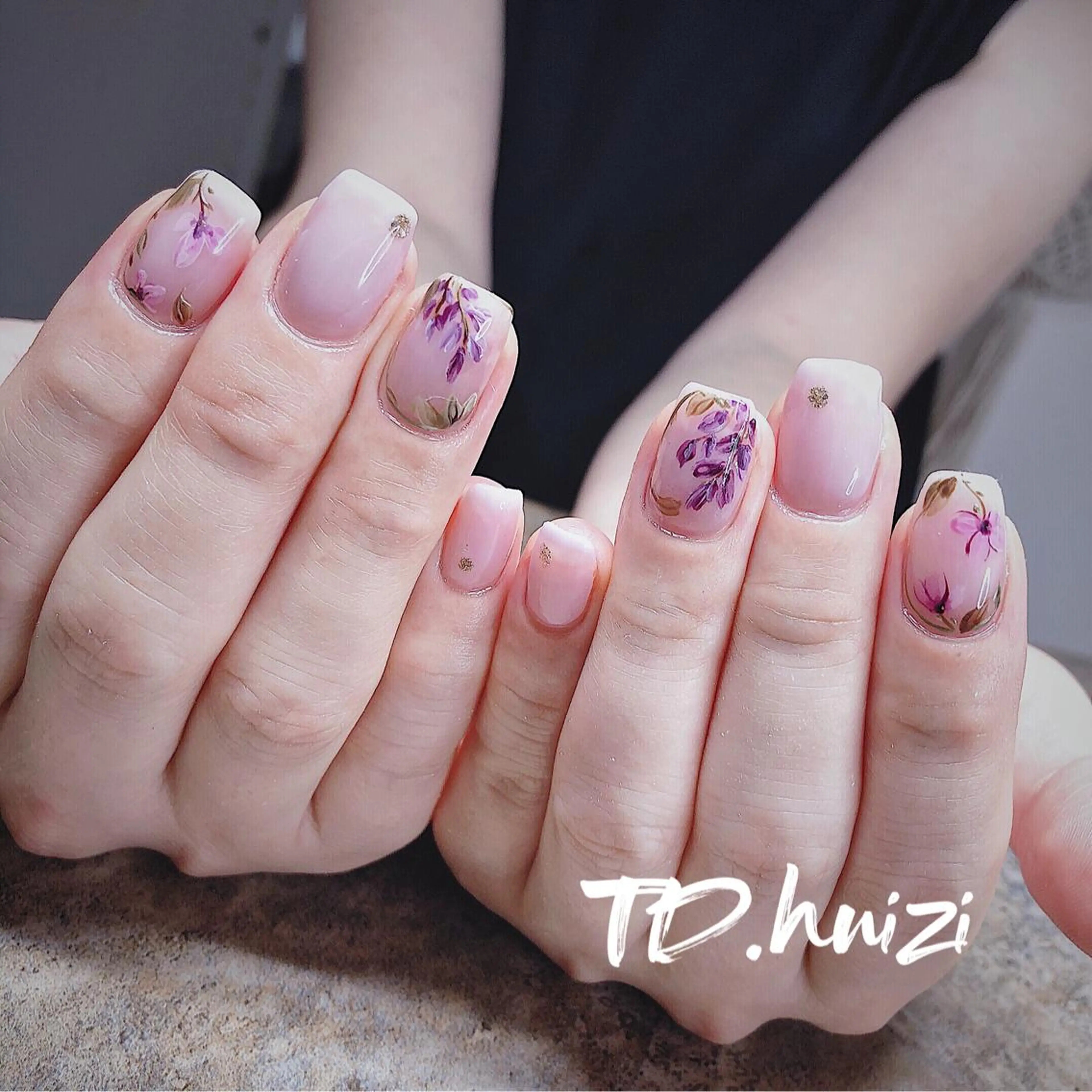 ミディアム めぐみのネイルサロン スタッフ練習のネイルデザイン