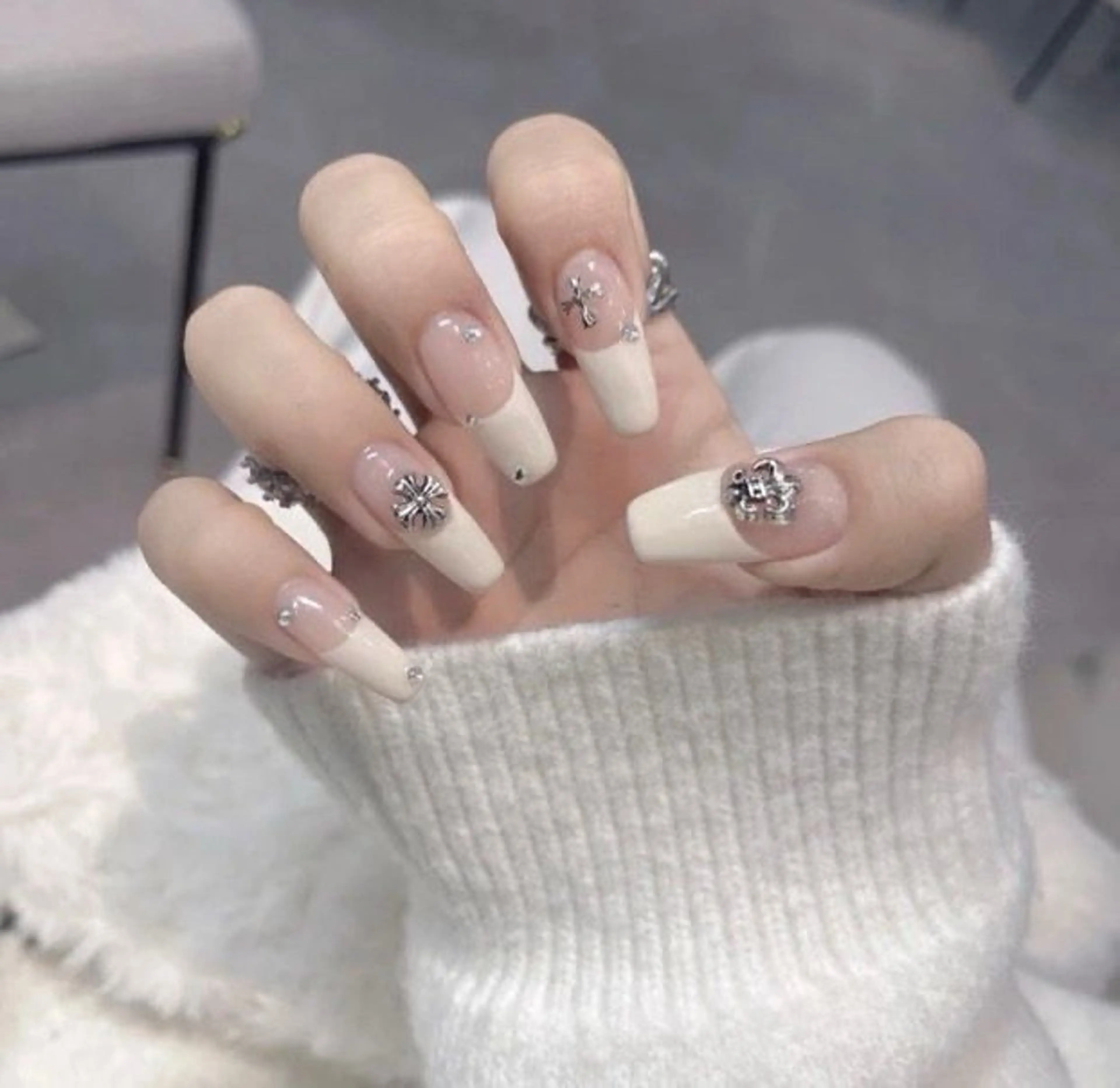 ネイル マグネットネイル ミラーネイル 冬ネイル Lee Nailsのネイルデザイン