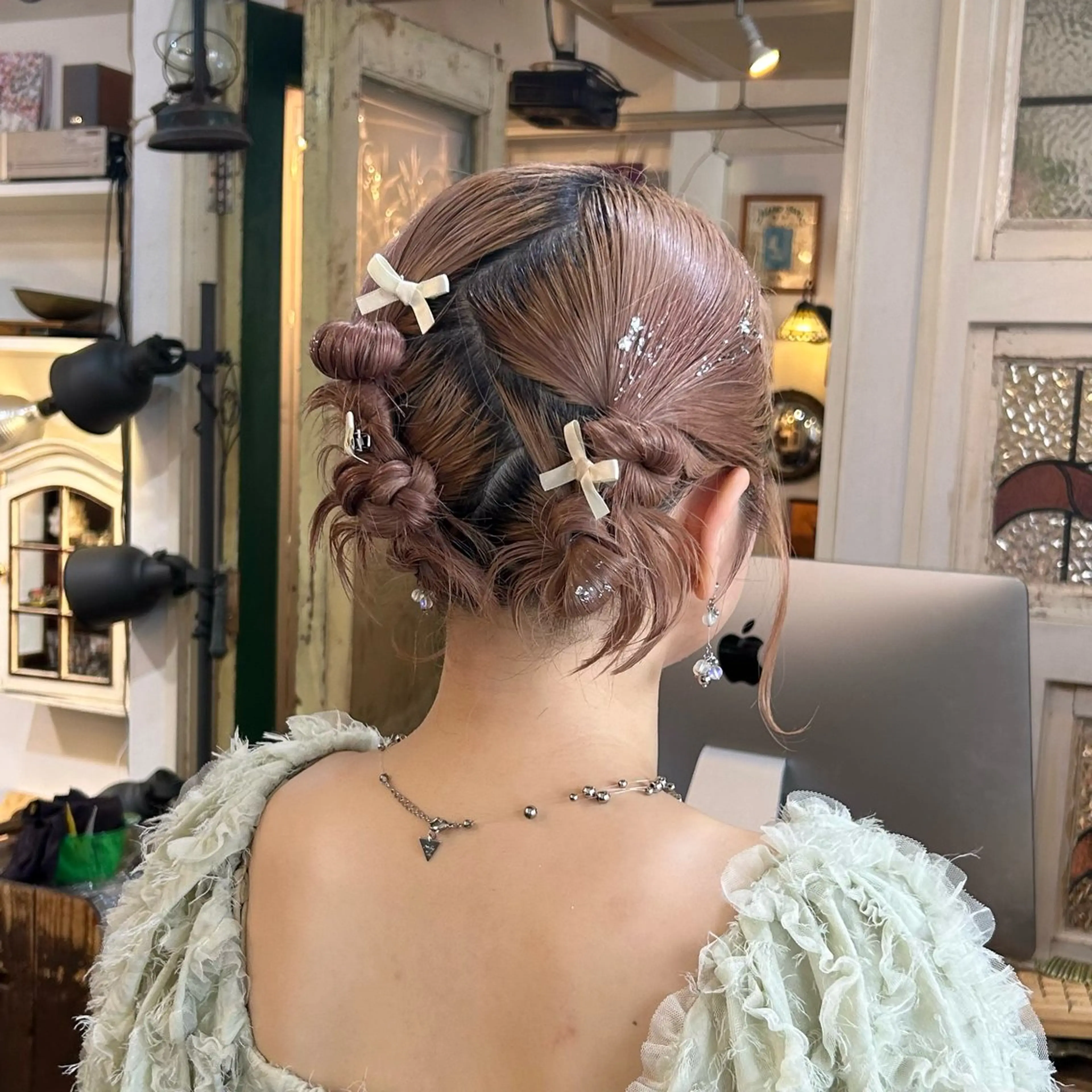 ミディアム ヘアアレンジ ヘアセット BRITS 渡辺 菜々子のヘアスタイル