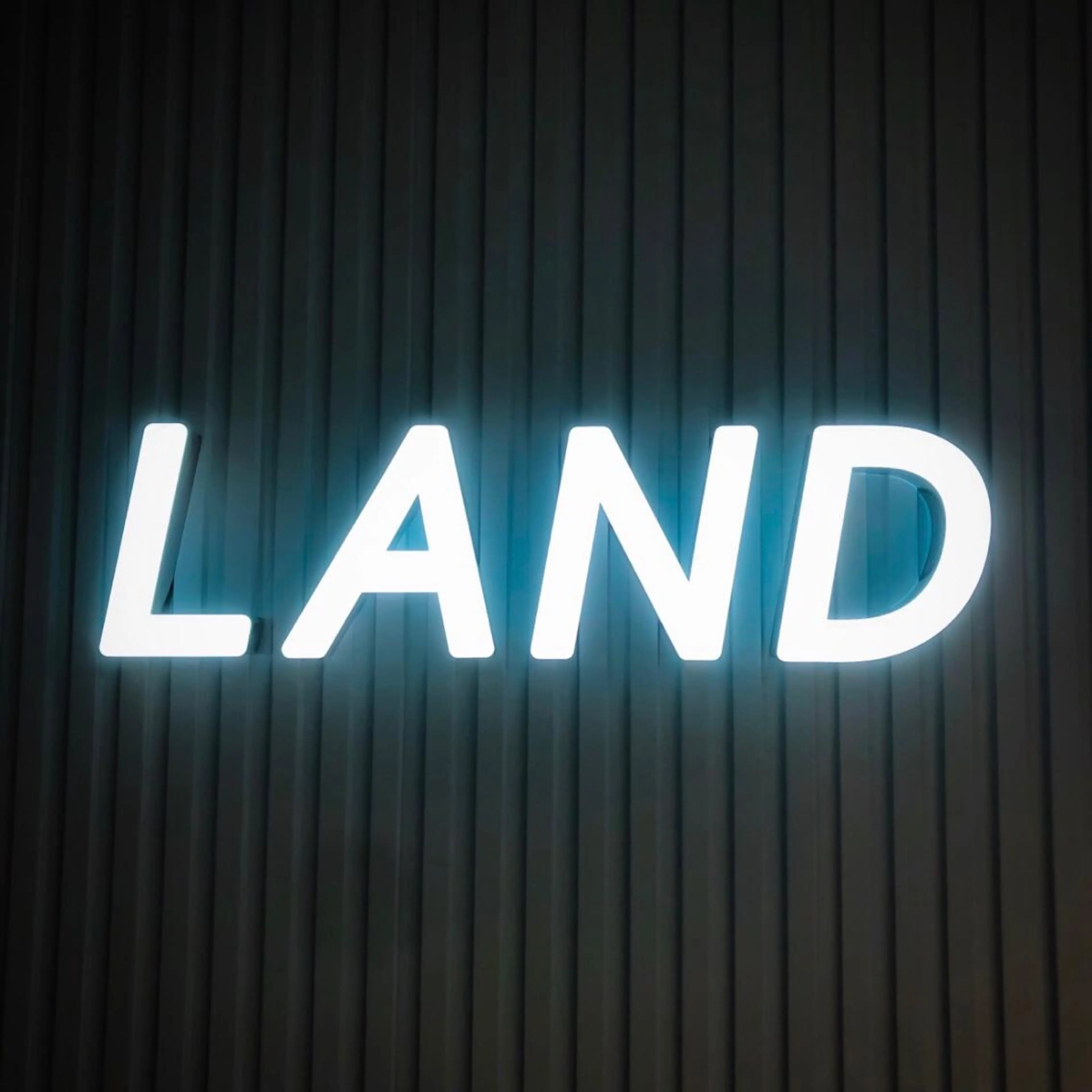 ショート カラー 韓国艶カラー🇰🇷 DISCO💙のヘアスタイル