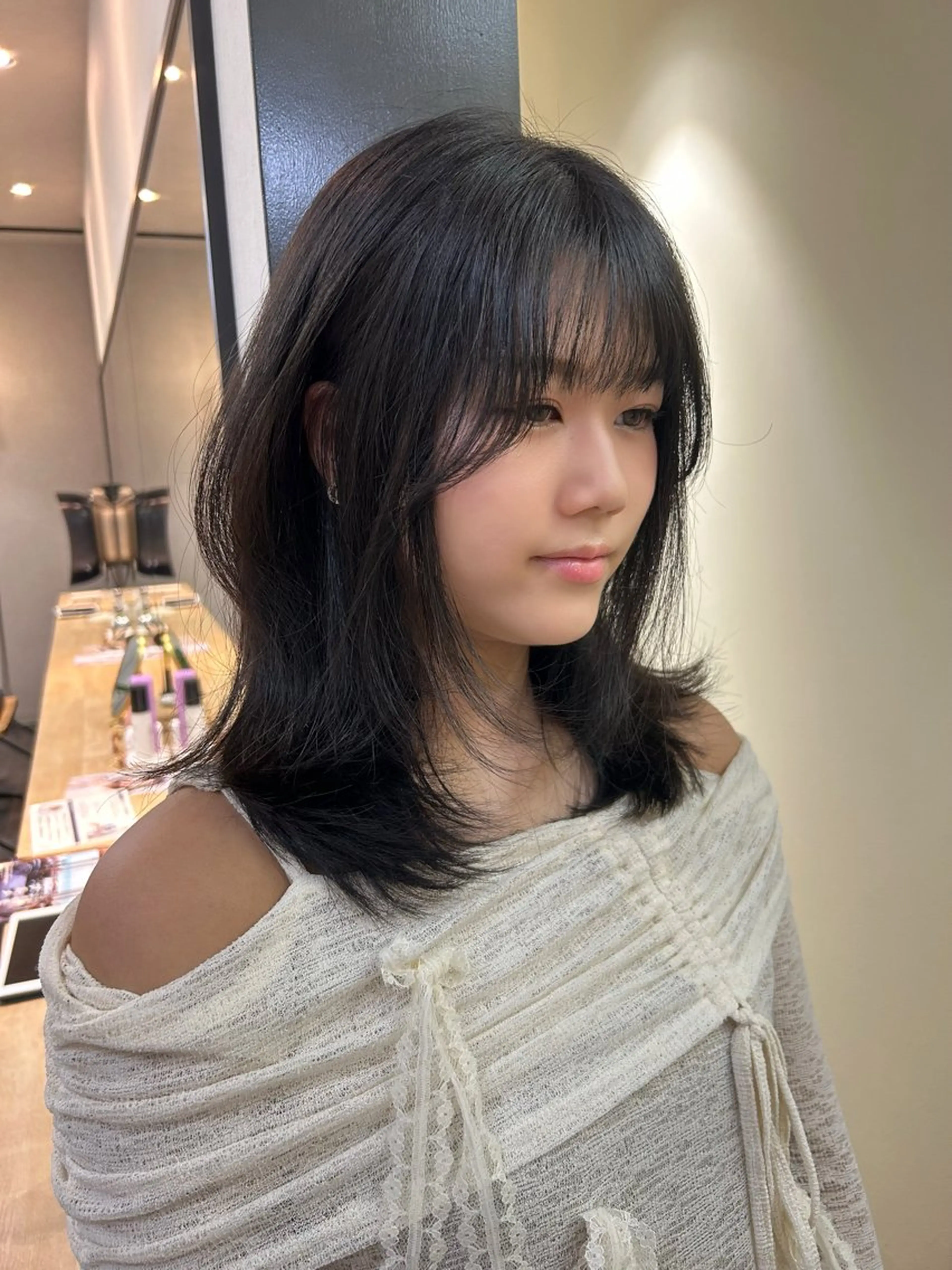 セミロング カラー レイヤーカット カット ヘアカラー トリートメント hub hair レイヤー/透明感のヘアスタイル
