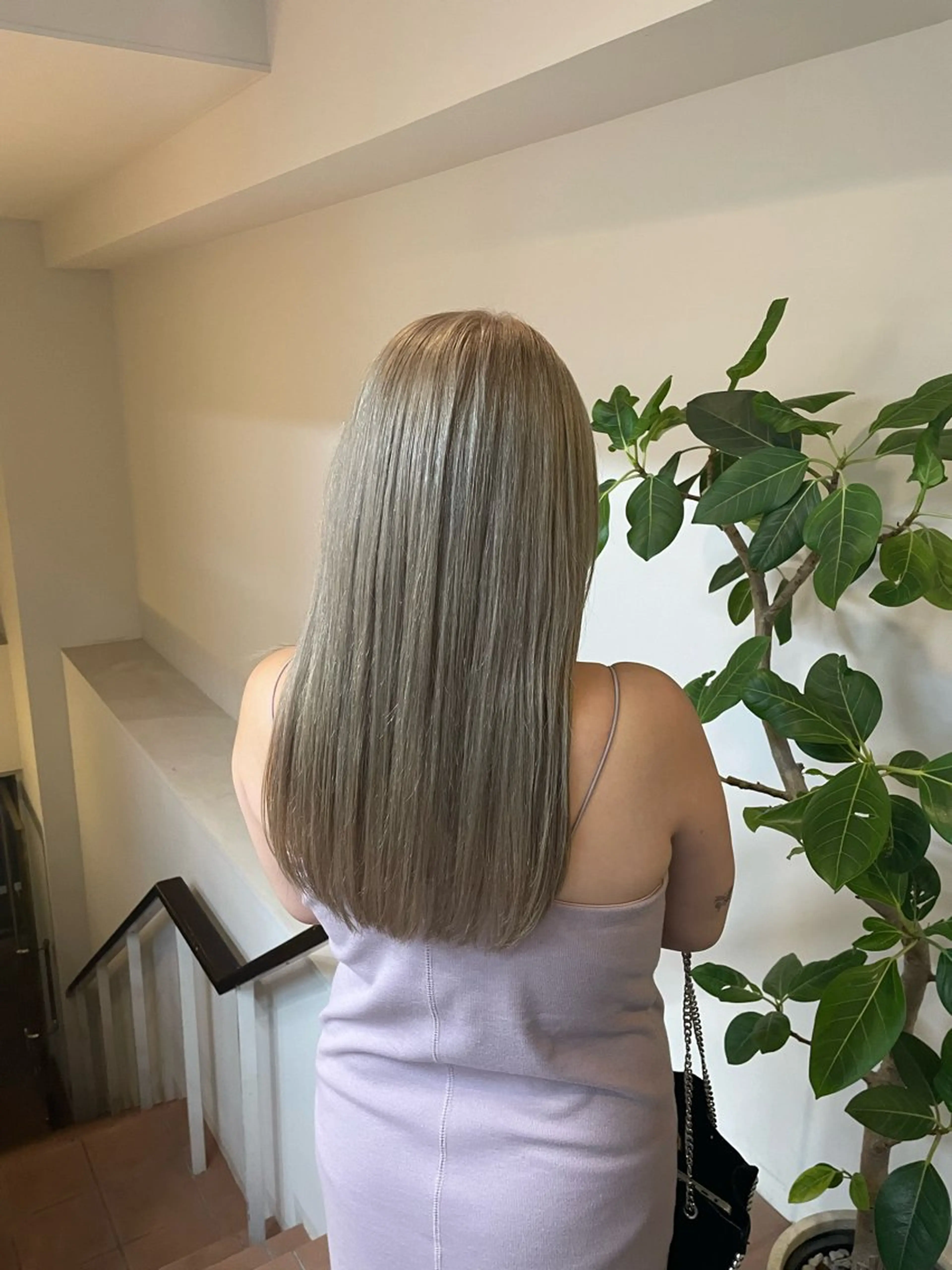 ロング カラー ハイトーンカラー 優海のヘアスタイル