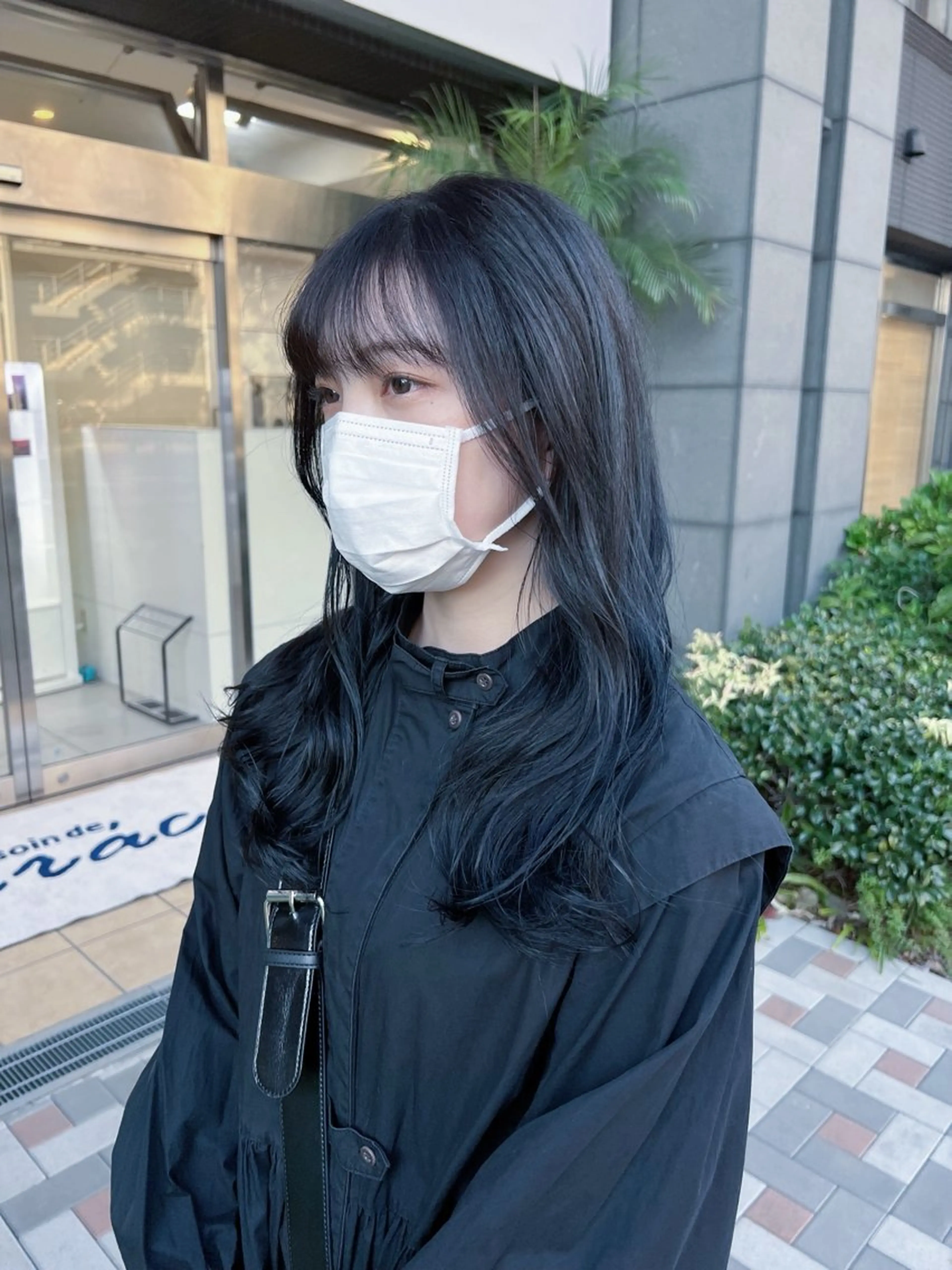 セミロング カラー 黒髪 ブルーカラー ブルーブラック ヘアカラー 頭皮×髪質改善 透明感カラー💎中村のヘアスタイル