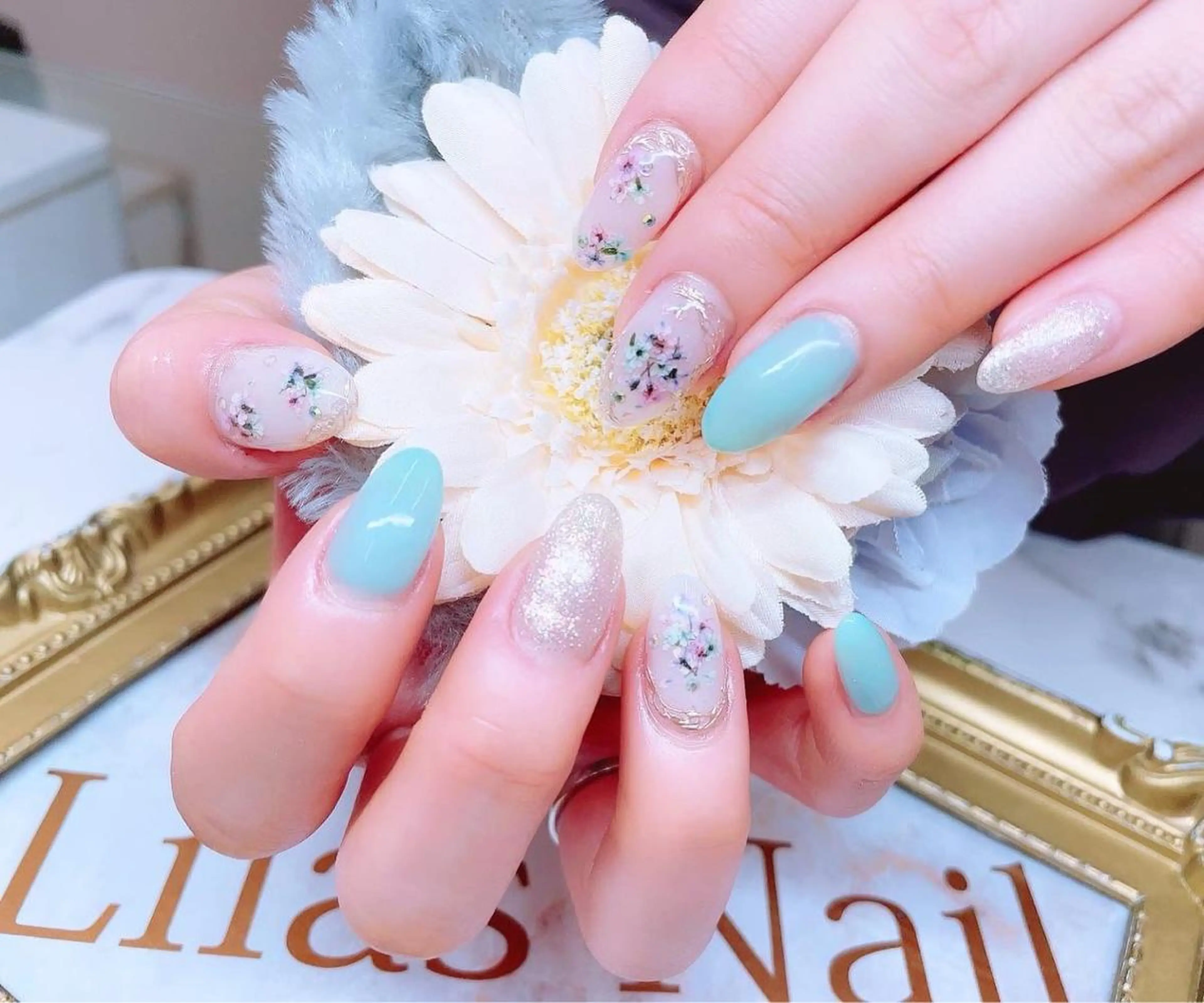 ネイル フラワーネイル ジェルネイル ハードジェル キラキラネイル ロングネイル Lilas Nailのネイルデザイン
