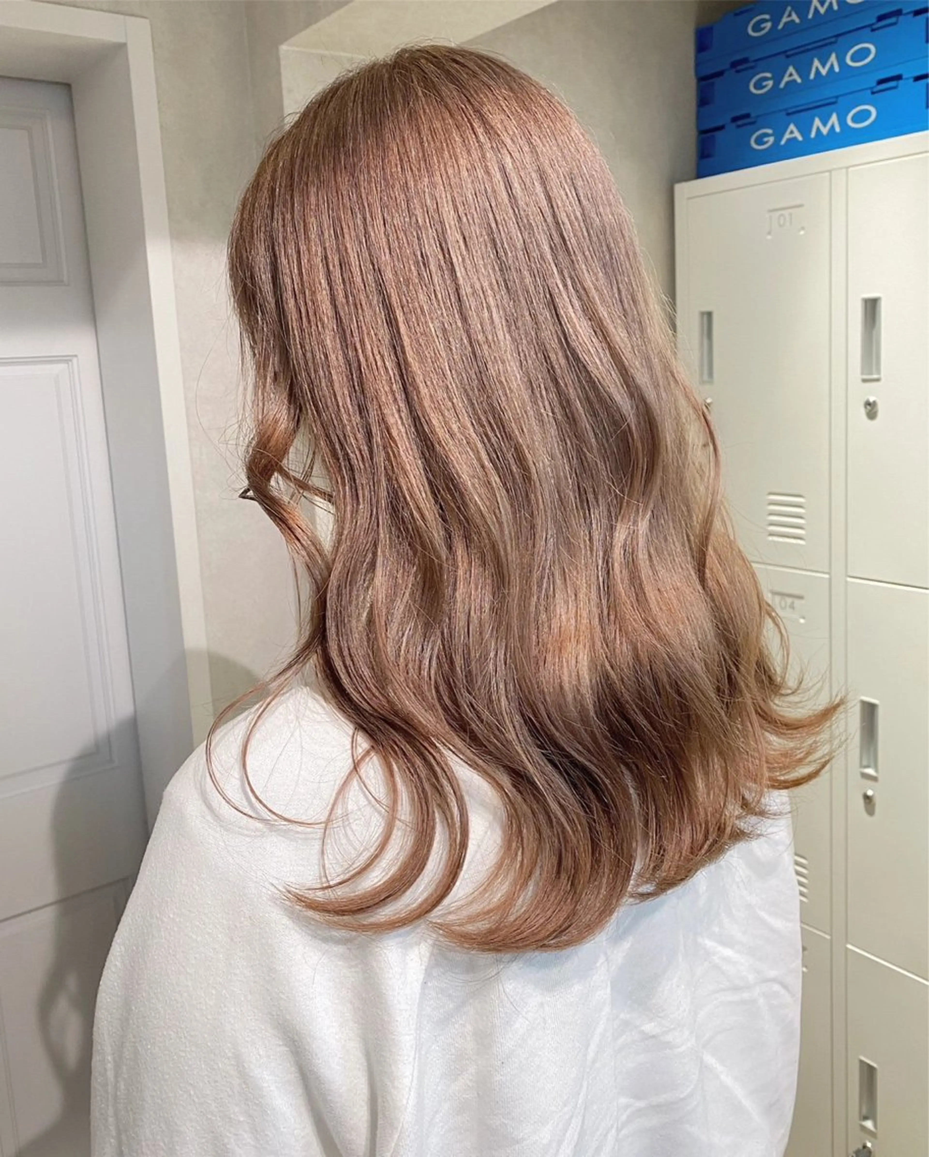 セミロング カラー ダブルカラー イヤリングカラー ハイトーンカラー インナーカラー 顔周りカット ヘアカラー 髪質改善&艶カラー/ ほんだあみ (♡)のヘアスタイル