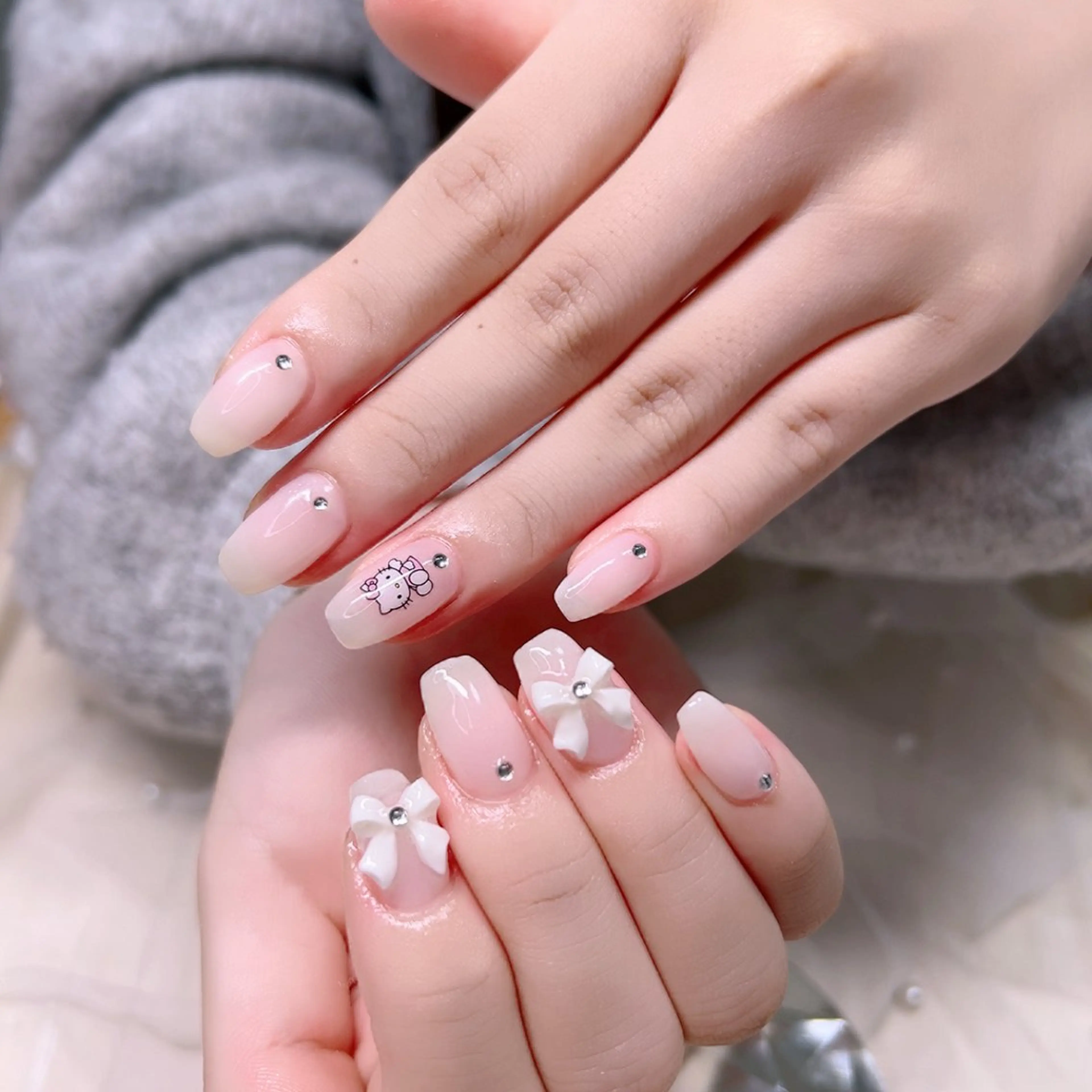 ネイル グラデーション オフィスネイル シンプルネイル 冬ネイル クリスマス ハンドネイル Cute Tips nailのネイルデザイン