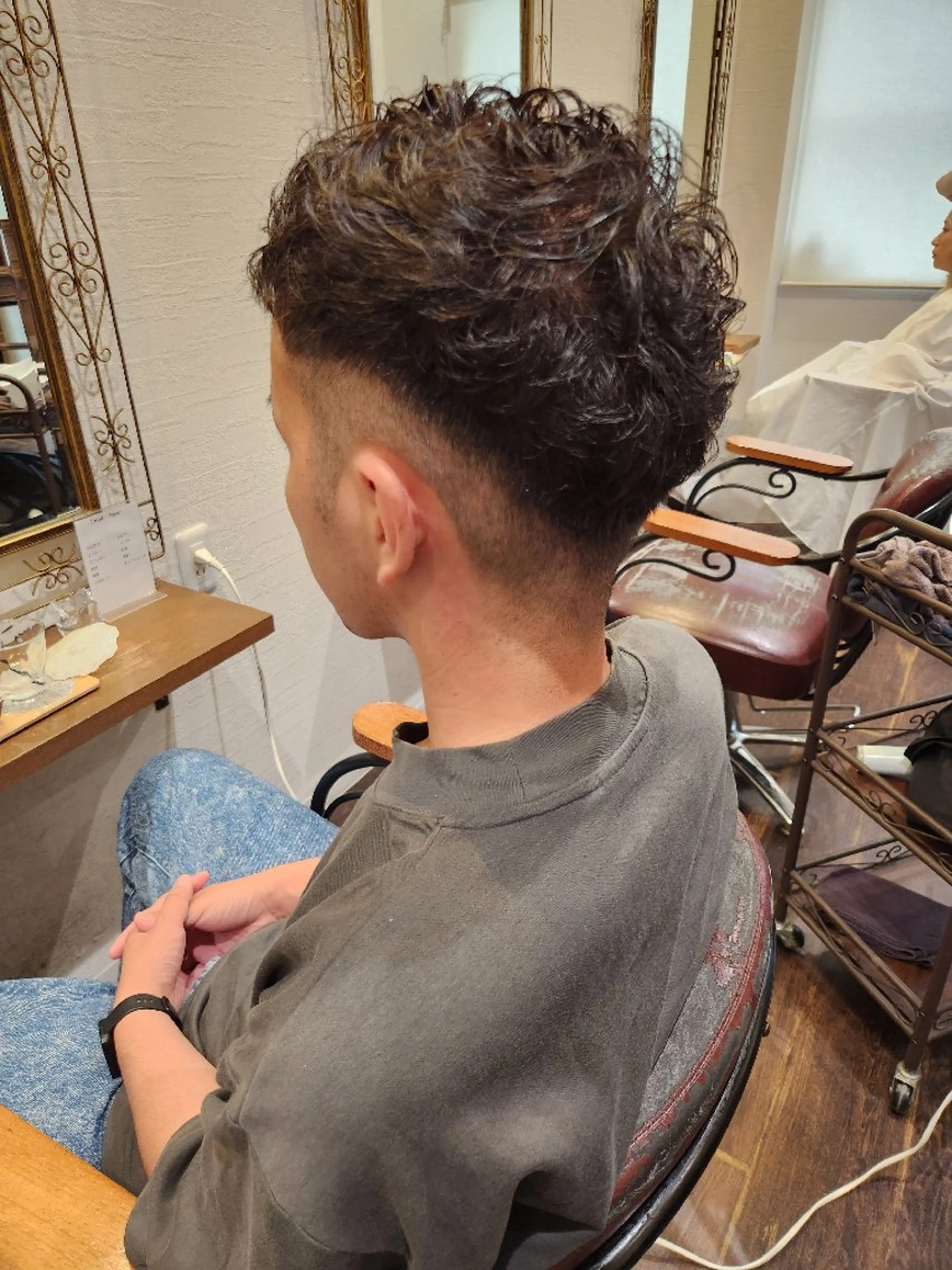 ショート パーマ 阪本 俊のヘアスタイル