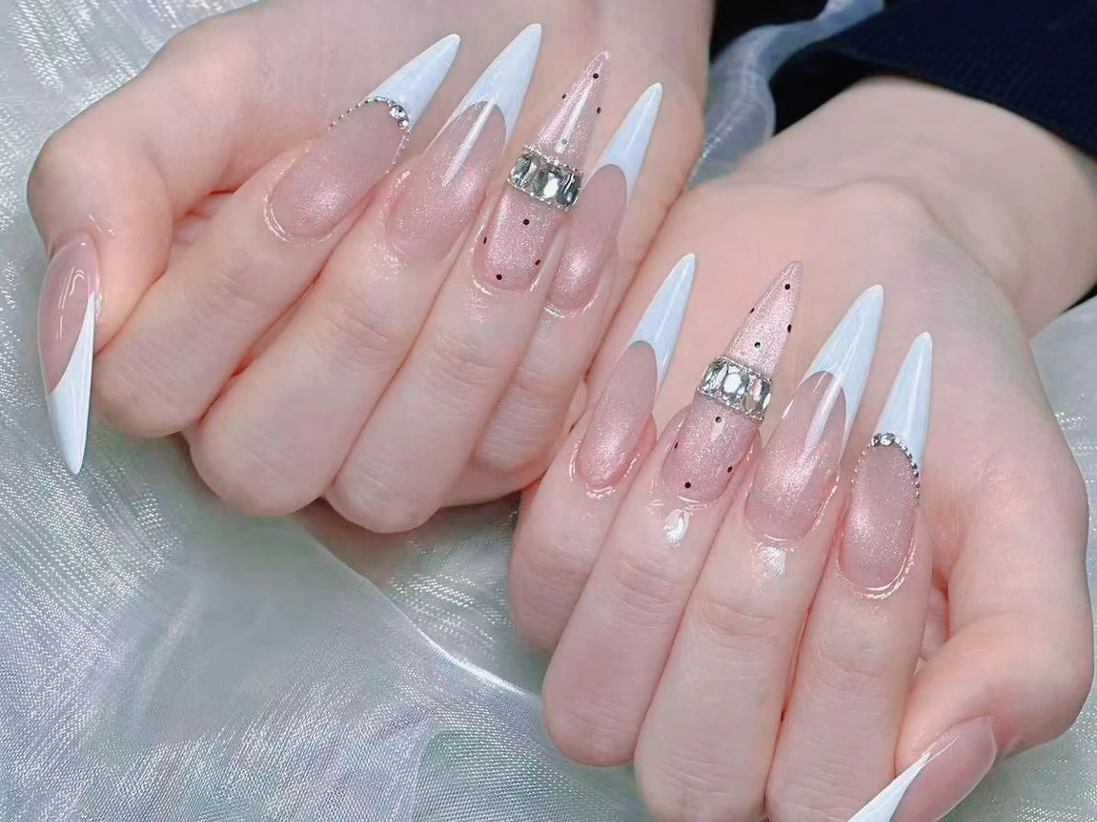 メンズ ネイル アートネイル フレンチネイル ジェルネイル ハート キラキラネイル ✨Bloom Ruby❣️のネイルデザイン