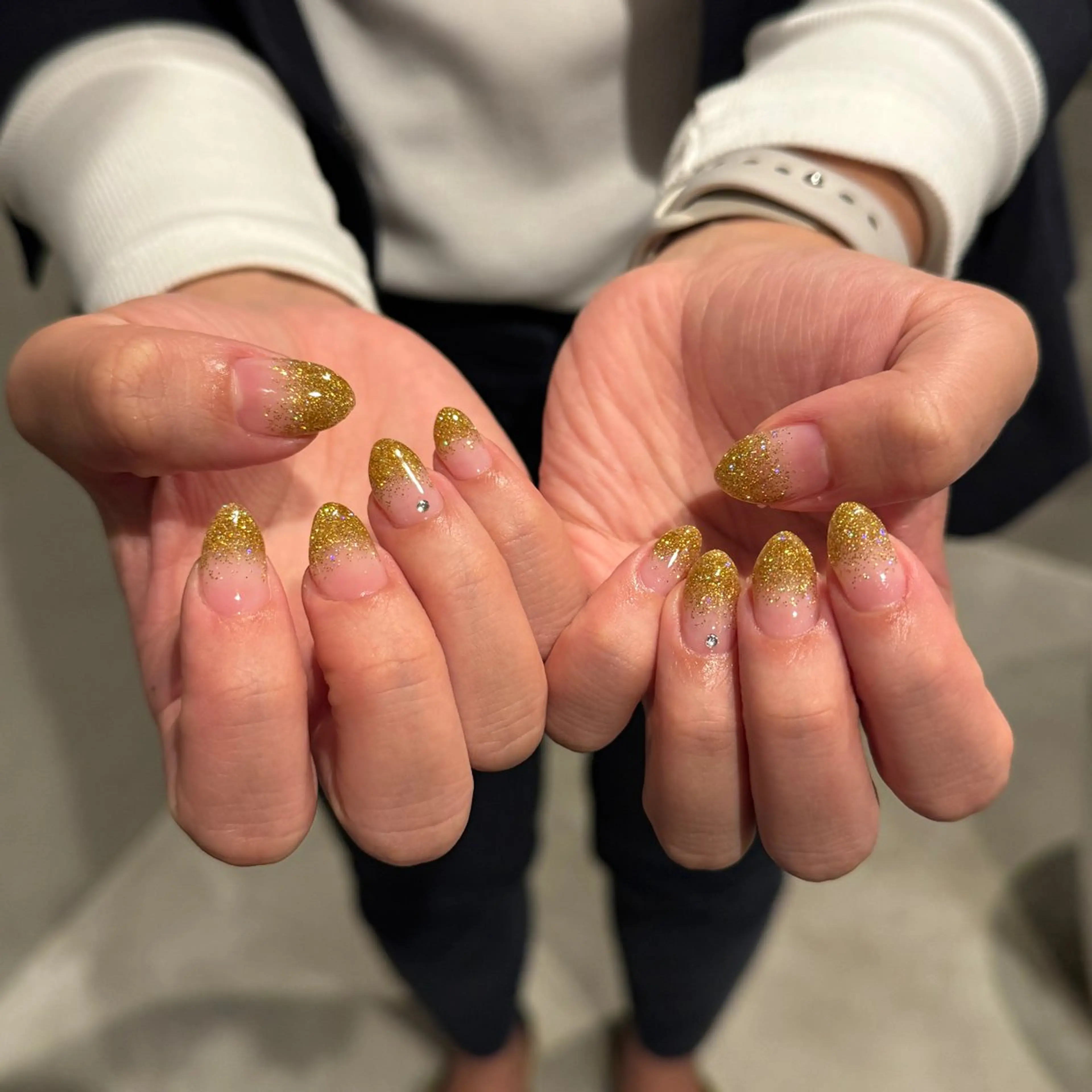 ネイル ラメ(グリッター) ラメグラデーション ハンドネイル 𝐫𝐚𝐢 𝐧𝐚𝐢𝐥のネイルデザイン