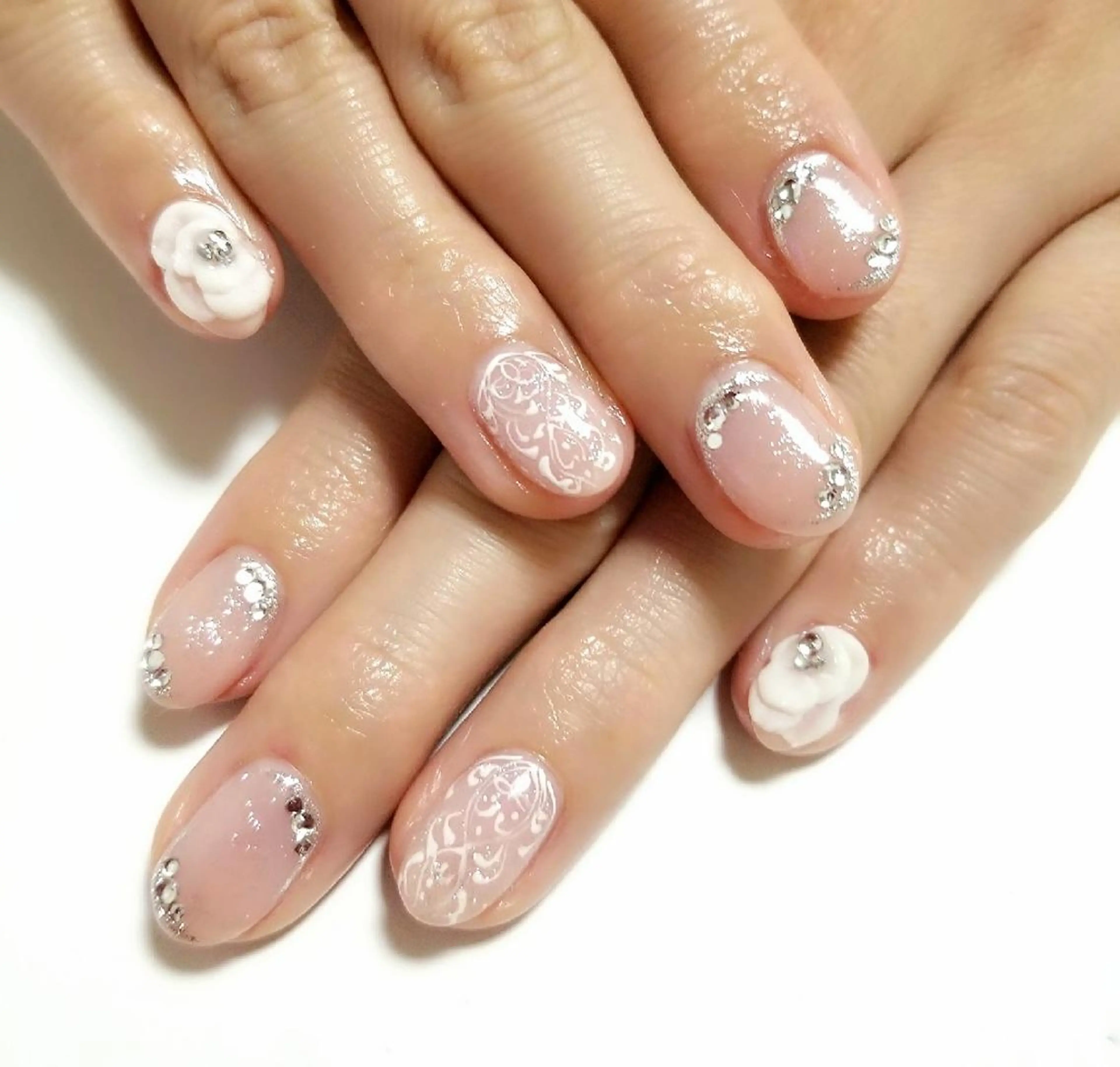 ネイル ブライダルネイル nail salon ipuniのネイルデザイン