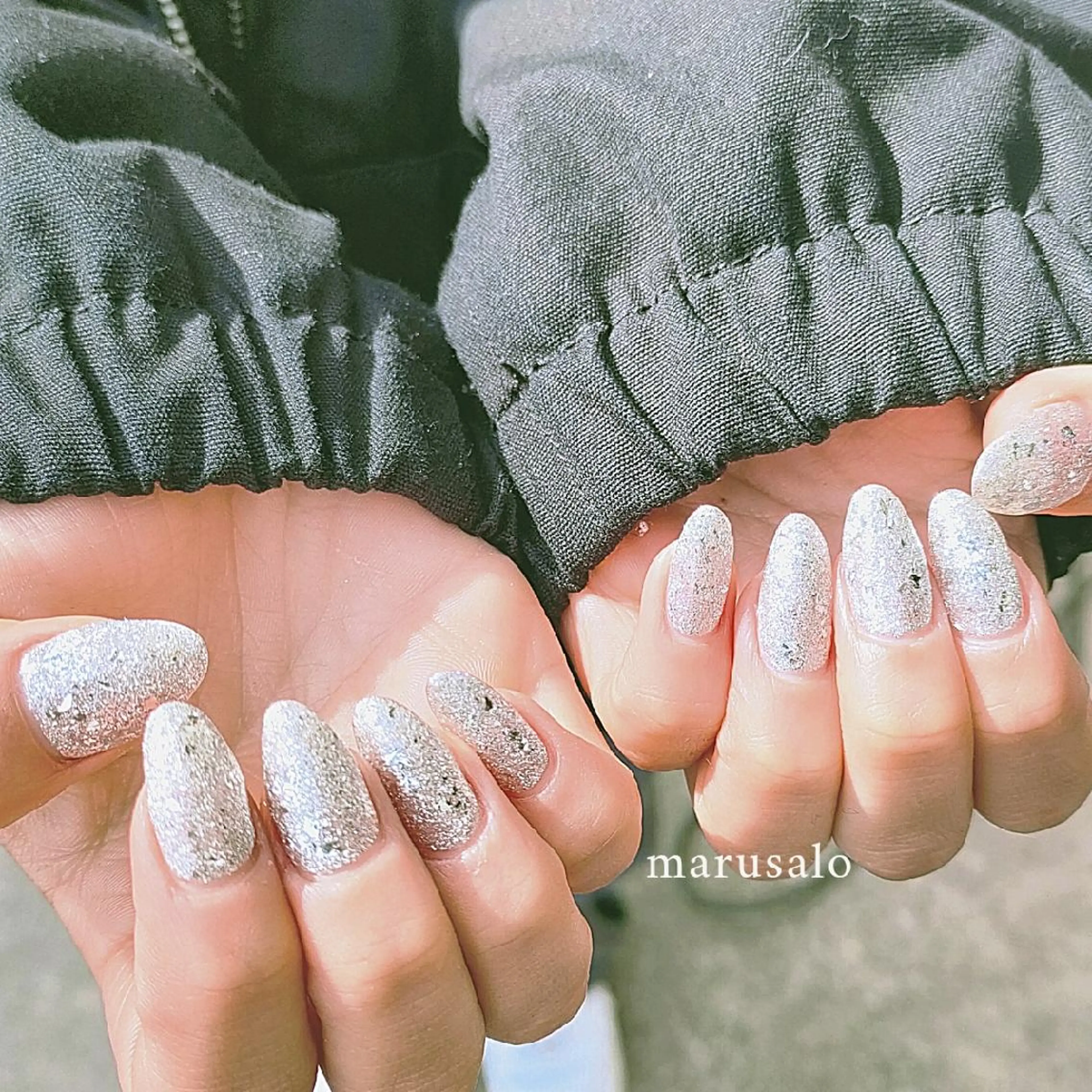 ネイル キラキラネイル ラメ(グリッター) ワンカラーネイル シルバー シンプルネイル ハンドネイル marusalo nailのネイルデザイン