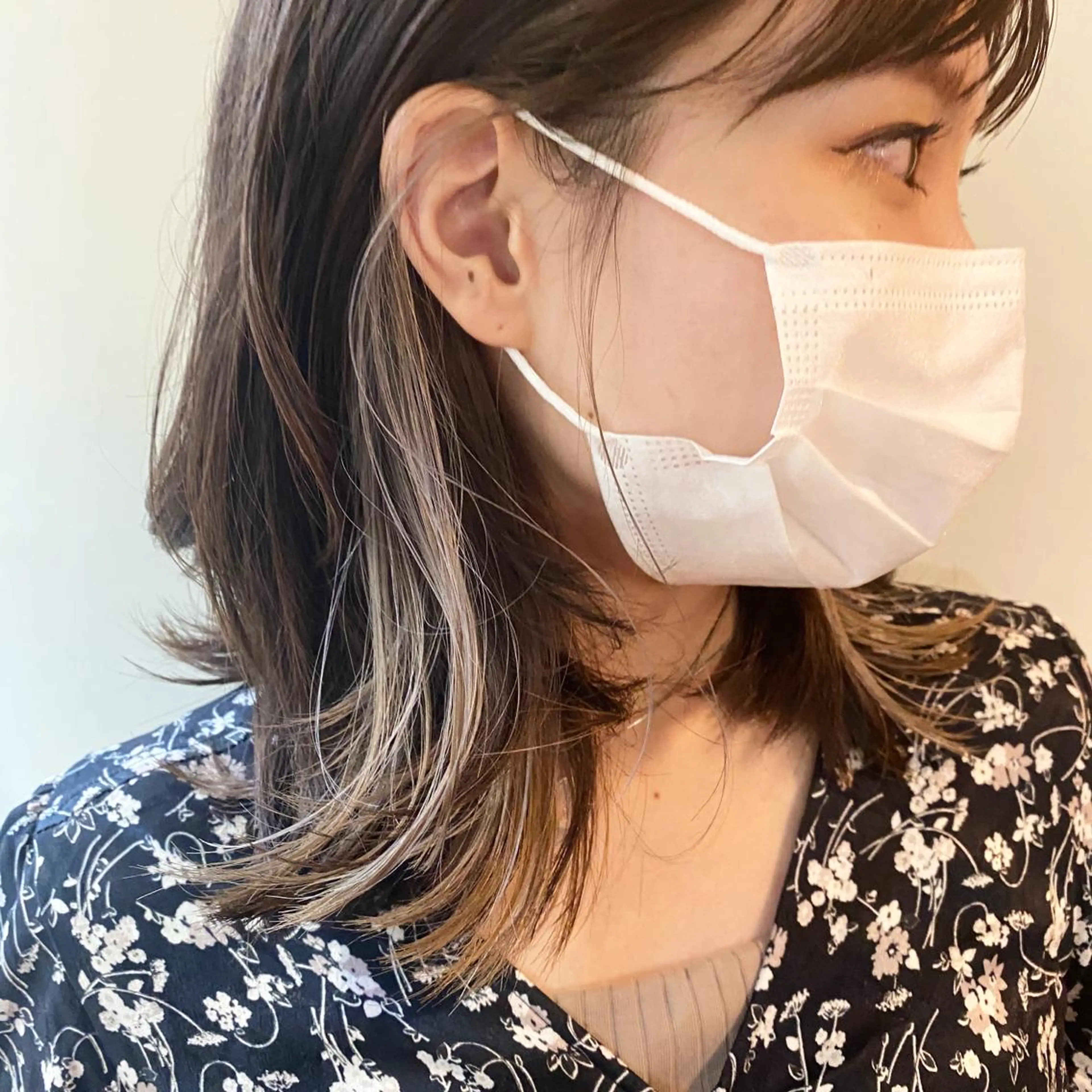 ミディアム カラー パーマ ヘアアレンジ ベージュカラー シルバー 撮影モデル募集 🦋soemikaのヘアスタイル