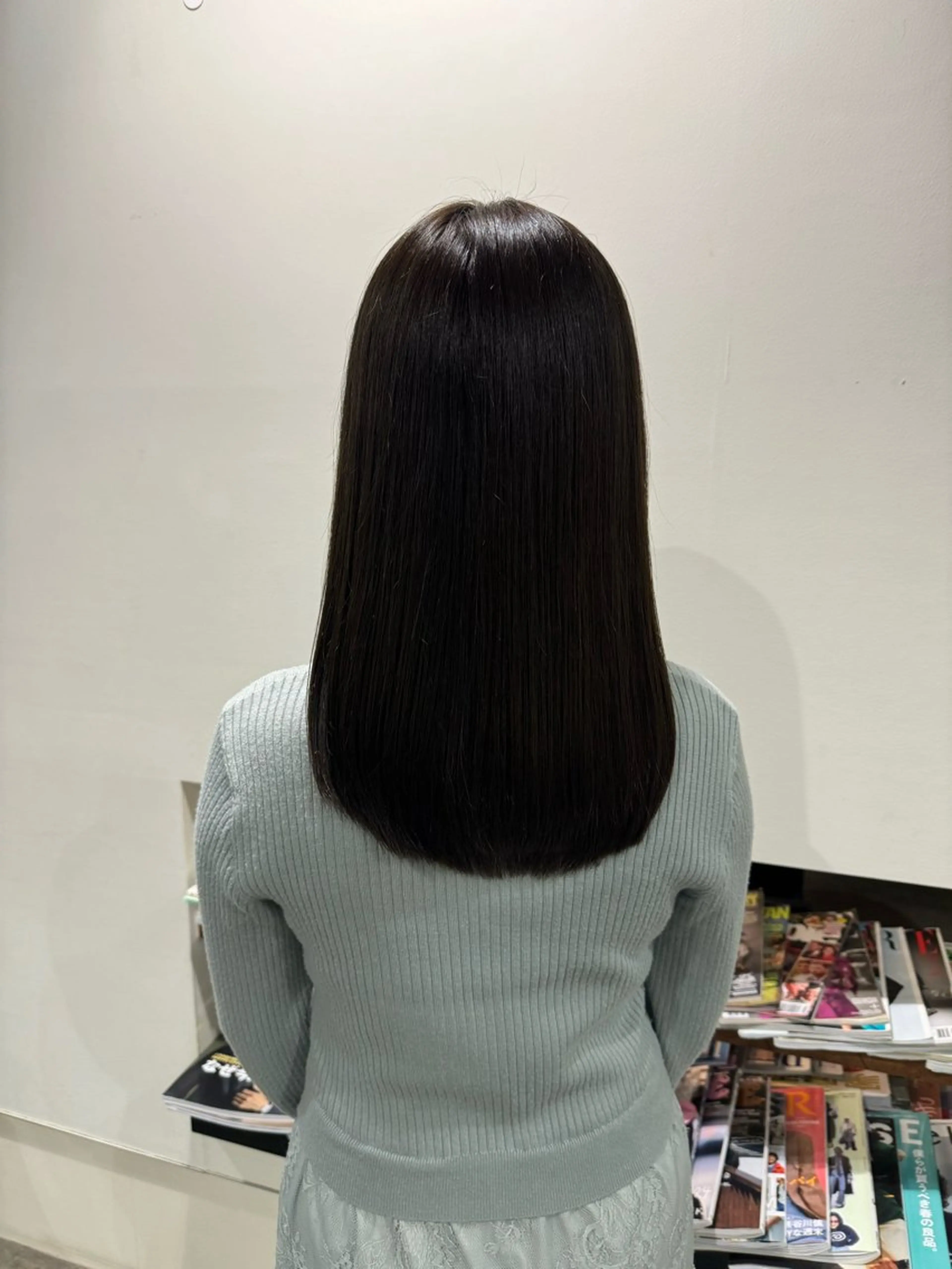 ロング タツキ／レイヤー／ パーマ／艶カラーのヘアスタイル