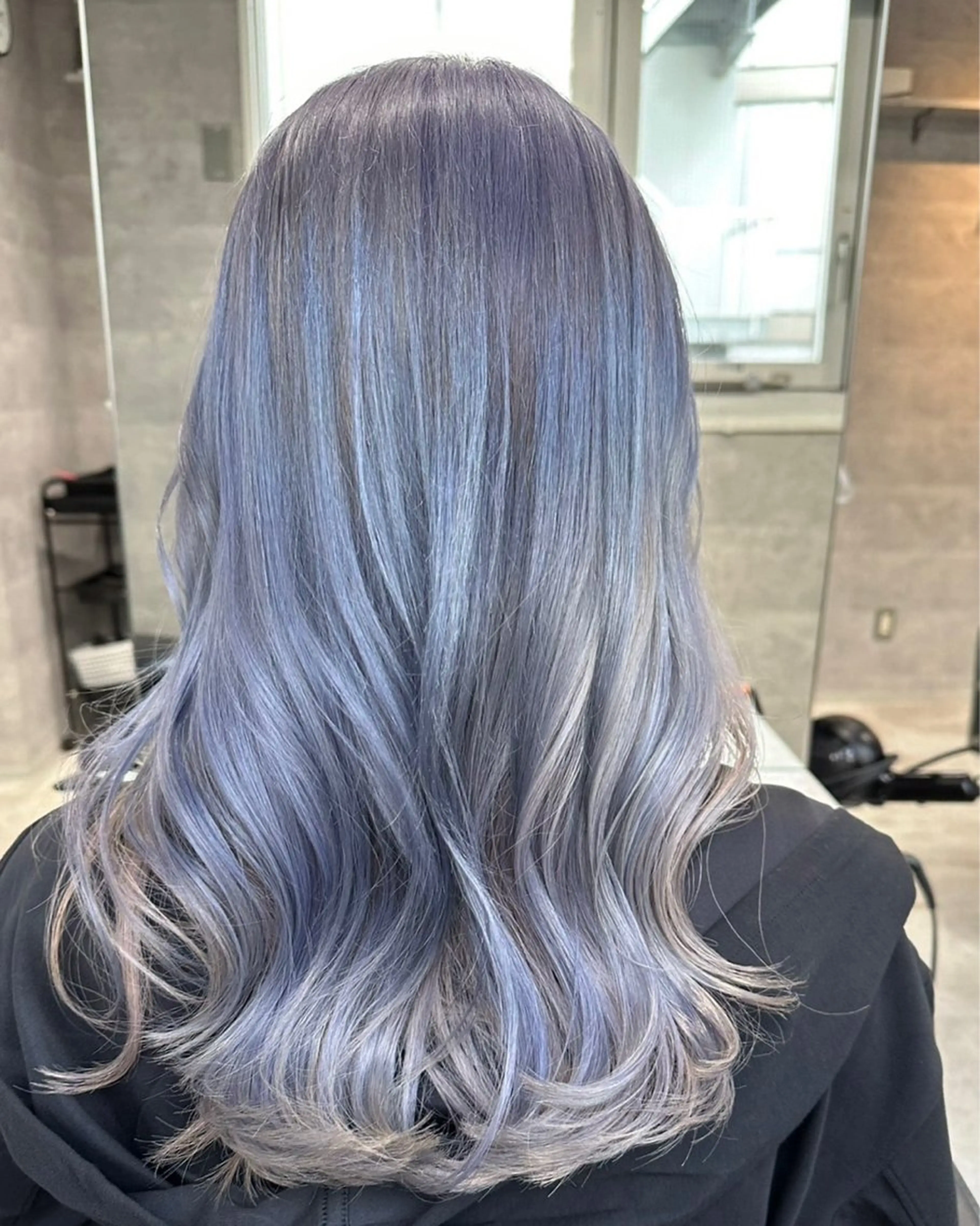 ロング カラー HOHOMI （ほほみ）のヘアスタイル