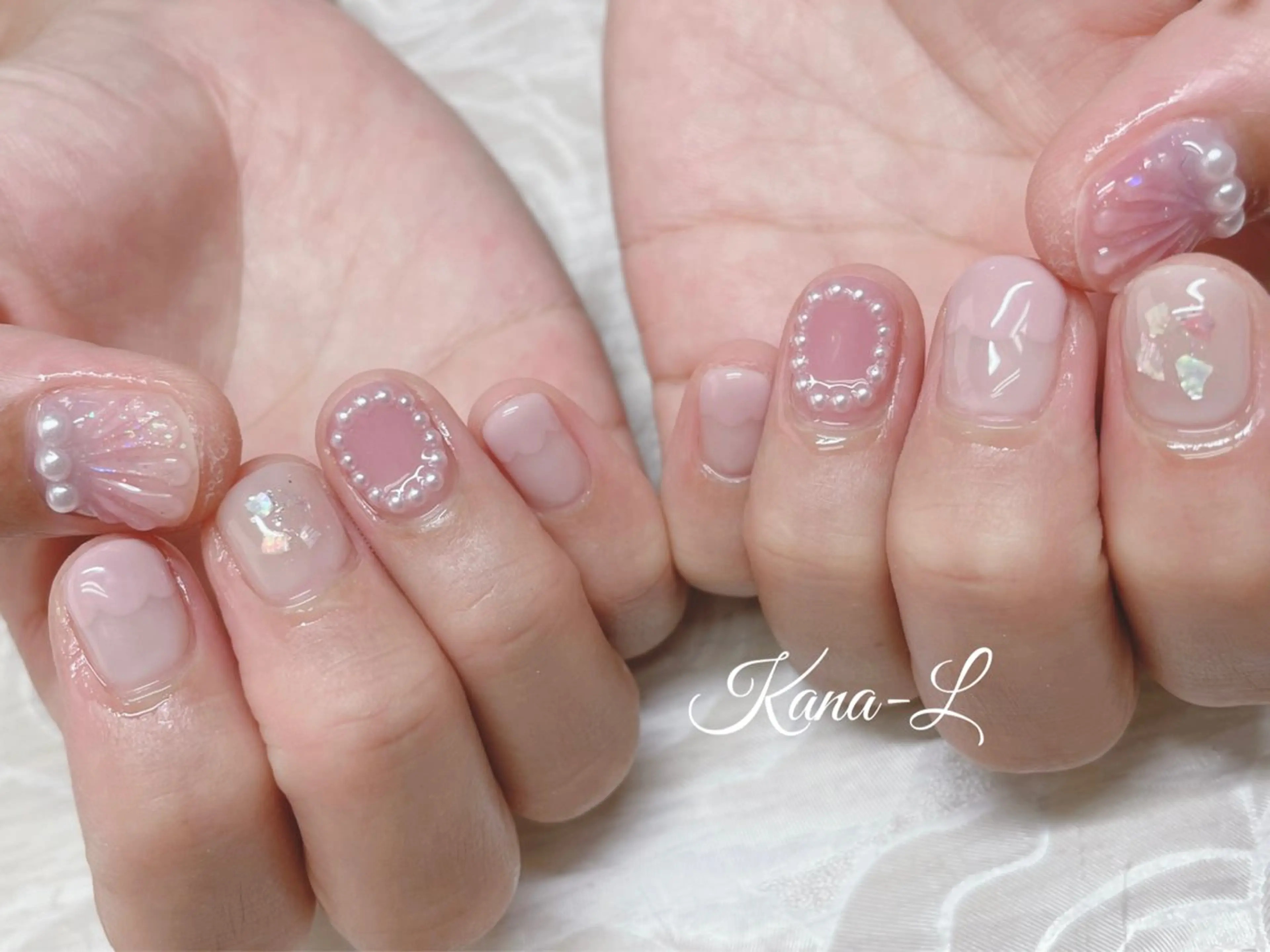 ネイル ジェルネイル キラキラネイル パラジェル ピンク ぷっくりネイル 芦辺 香奈のネイルデザイン
