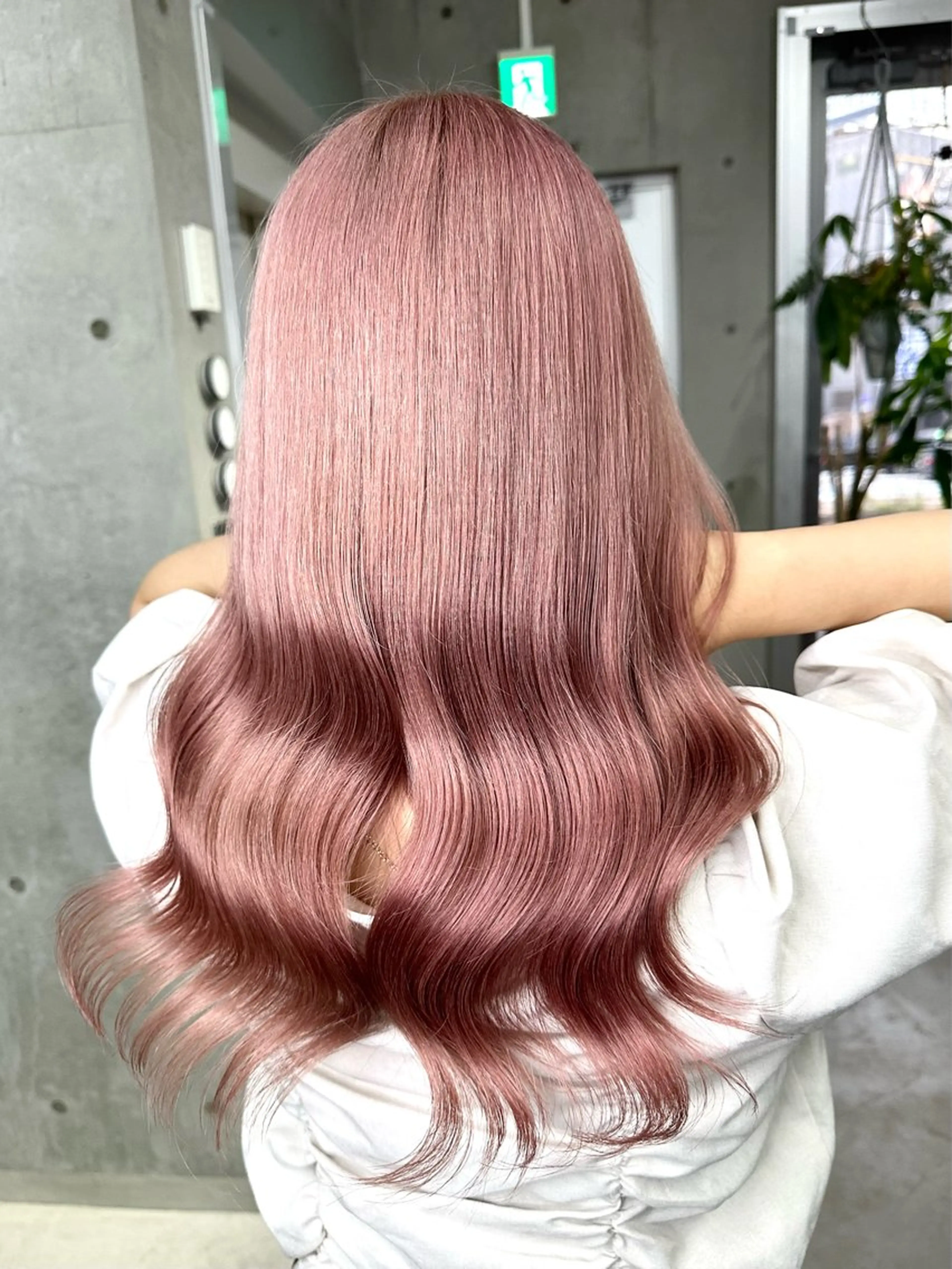 カラー ベージュカラー ブリーチ ピンクカラー ピンクベージュ ヘアカラー トリートメント 名古屋のピンク好き かずくん🦩のヘアスタイル