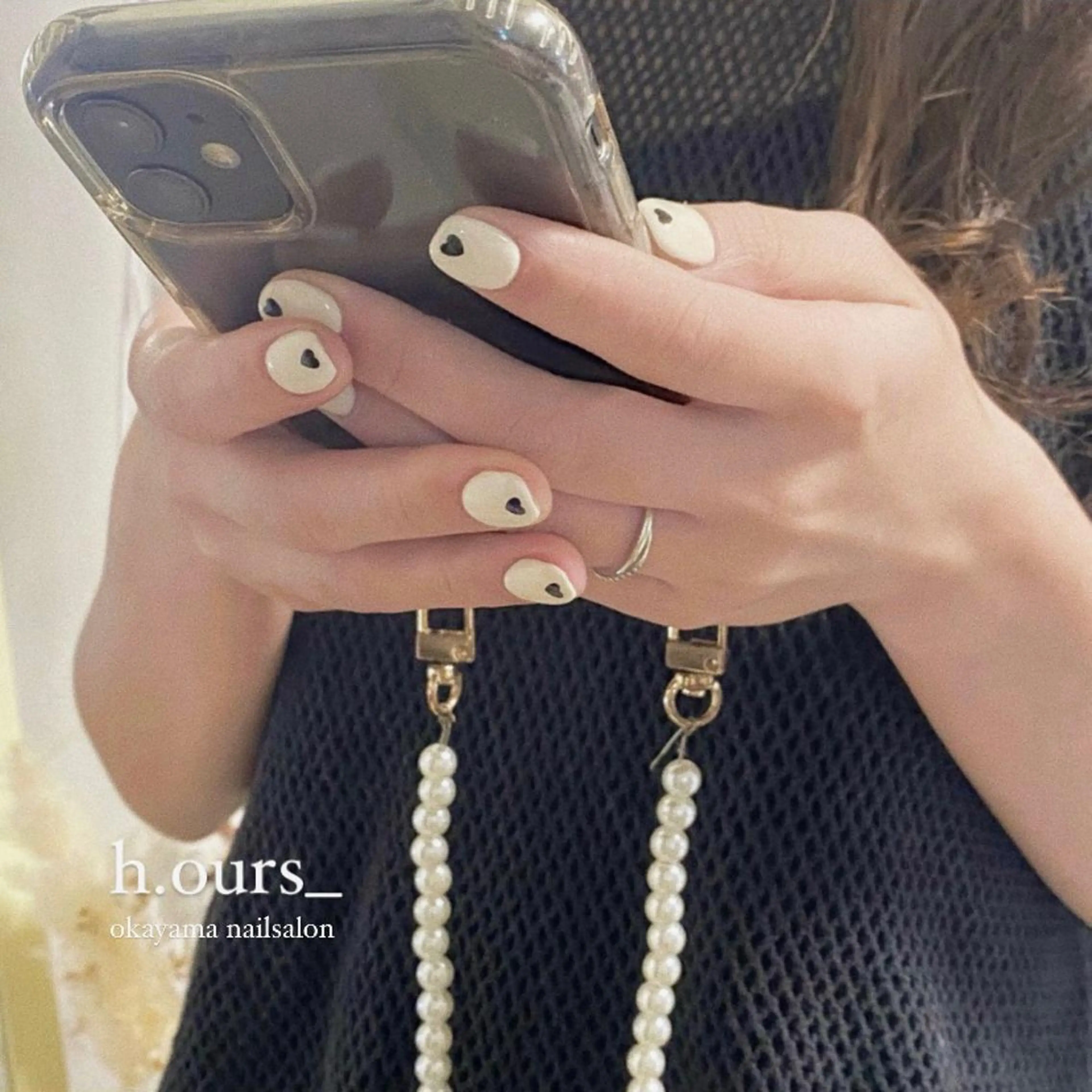 ネイル ジェルネイル ガーリー 韓国ネイル ワンホンネイル ホワイト h.ours _のネイルデザイン