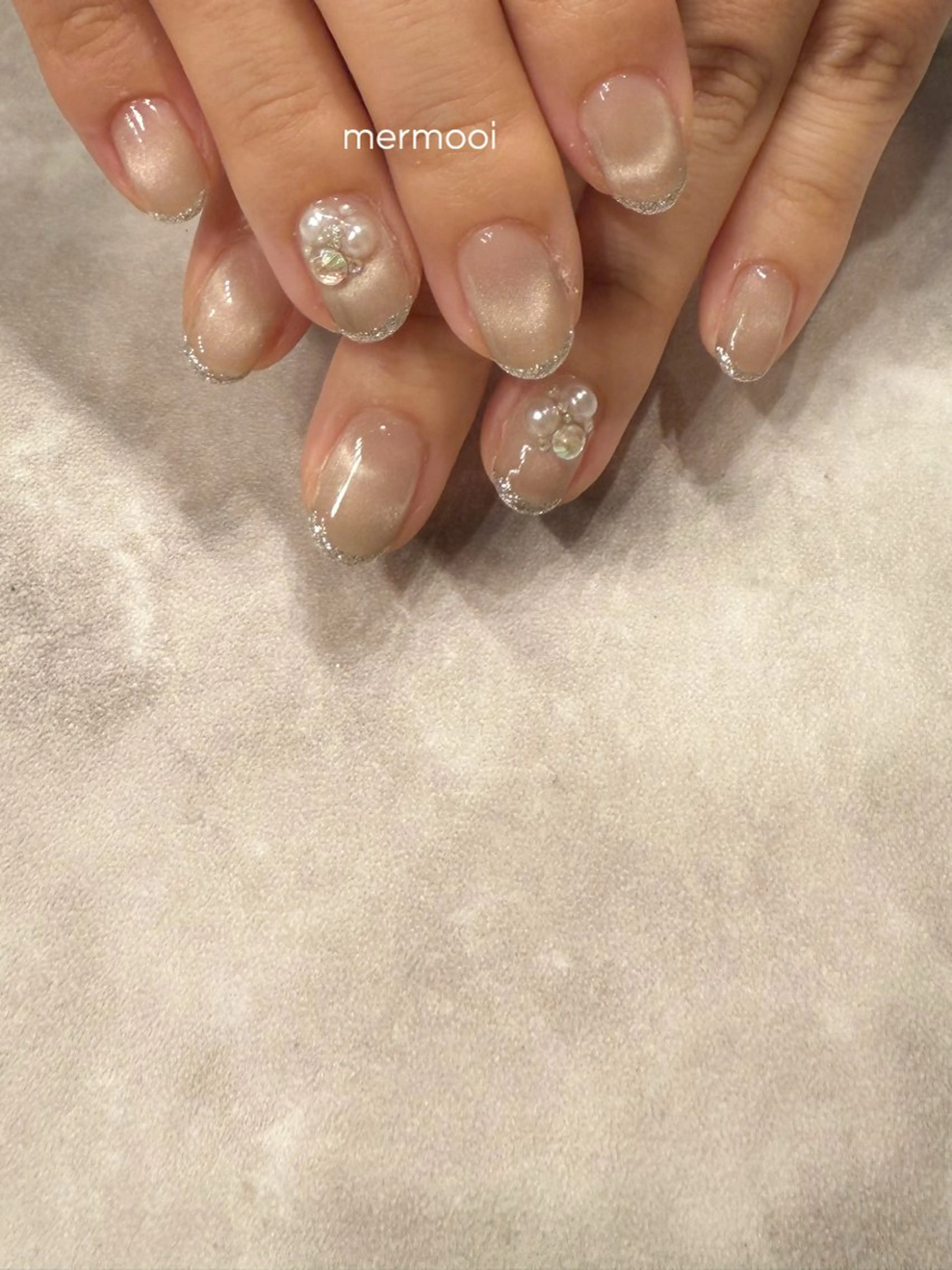 ネイル フレンチネイル ジェルネイル ラメ(グリッター) マグネットネイル パラジェル ハンドネイル melumooi nailのネイルデザイン