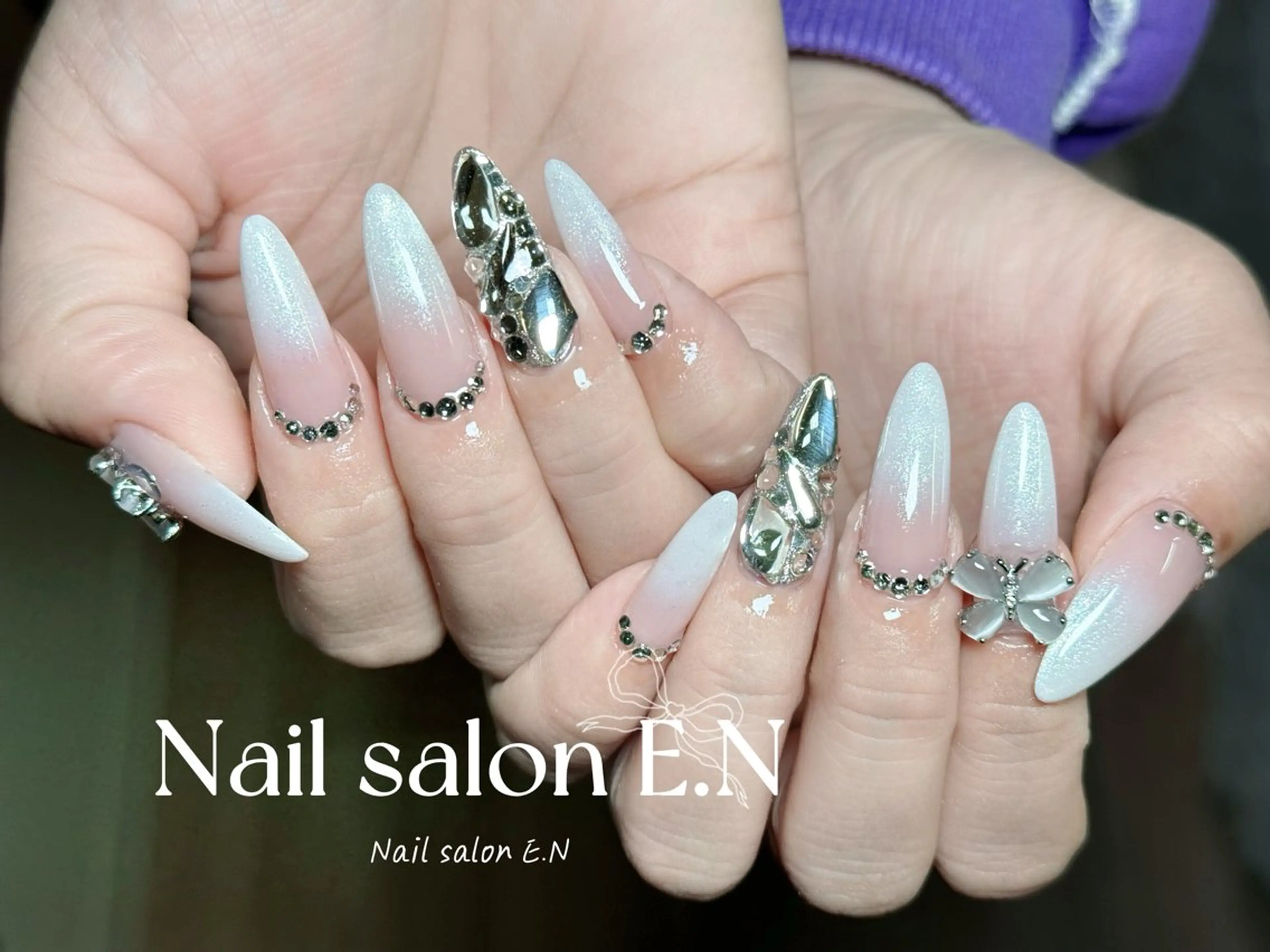 ネイル アートネイル オーロラネイル ブラウン クリアネイル フレンチネイル ハンドネイル E.N🦋 長さ出し/持ち込みのネイルデザイン