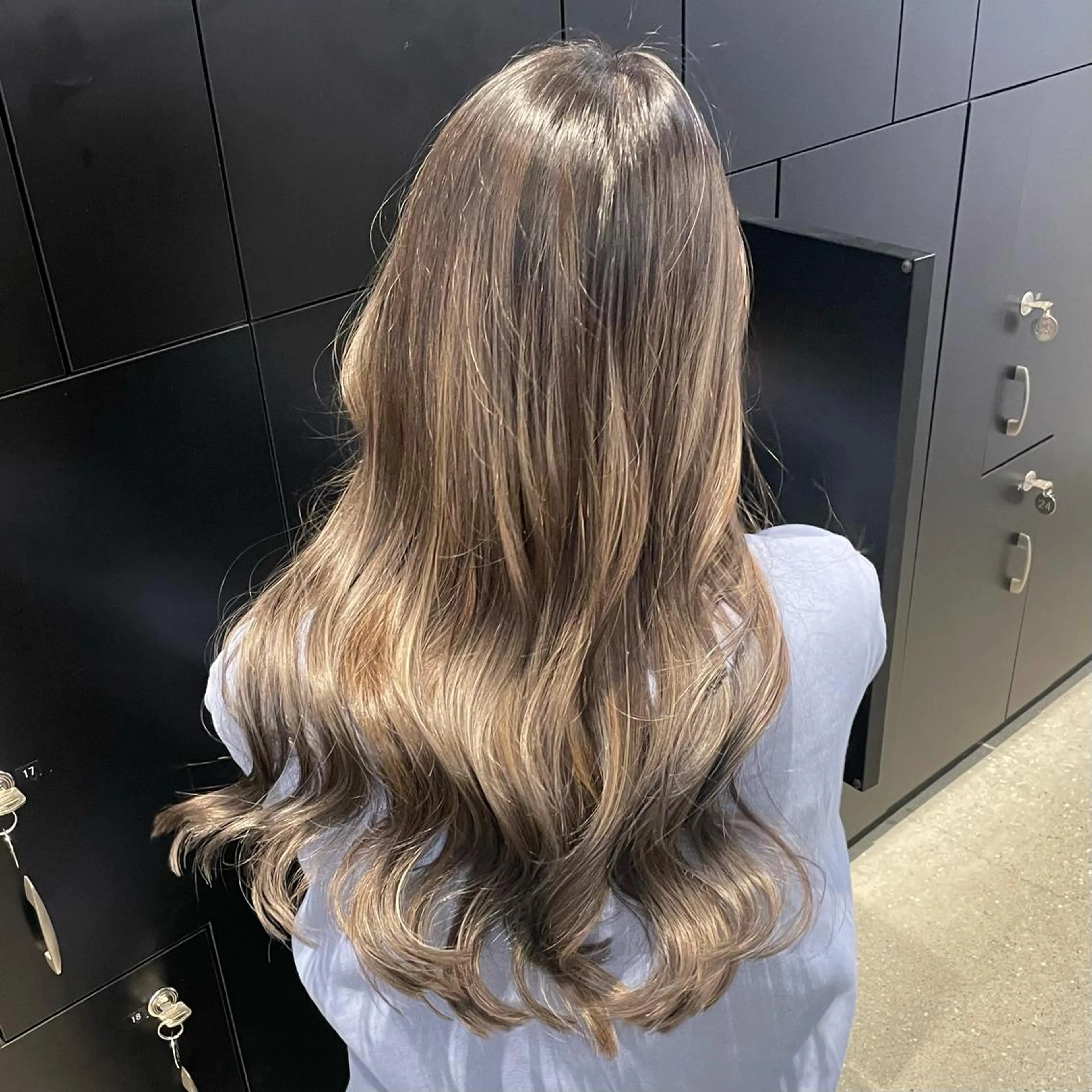 ロング カラー マツエク・マツパ グレージュ 🧸ハイトーン🧸 ゆっきー🧸のヘアスタイル