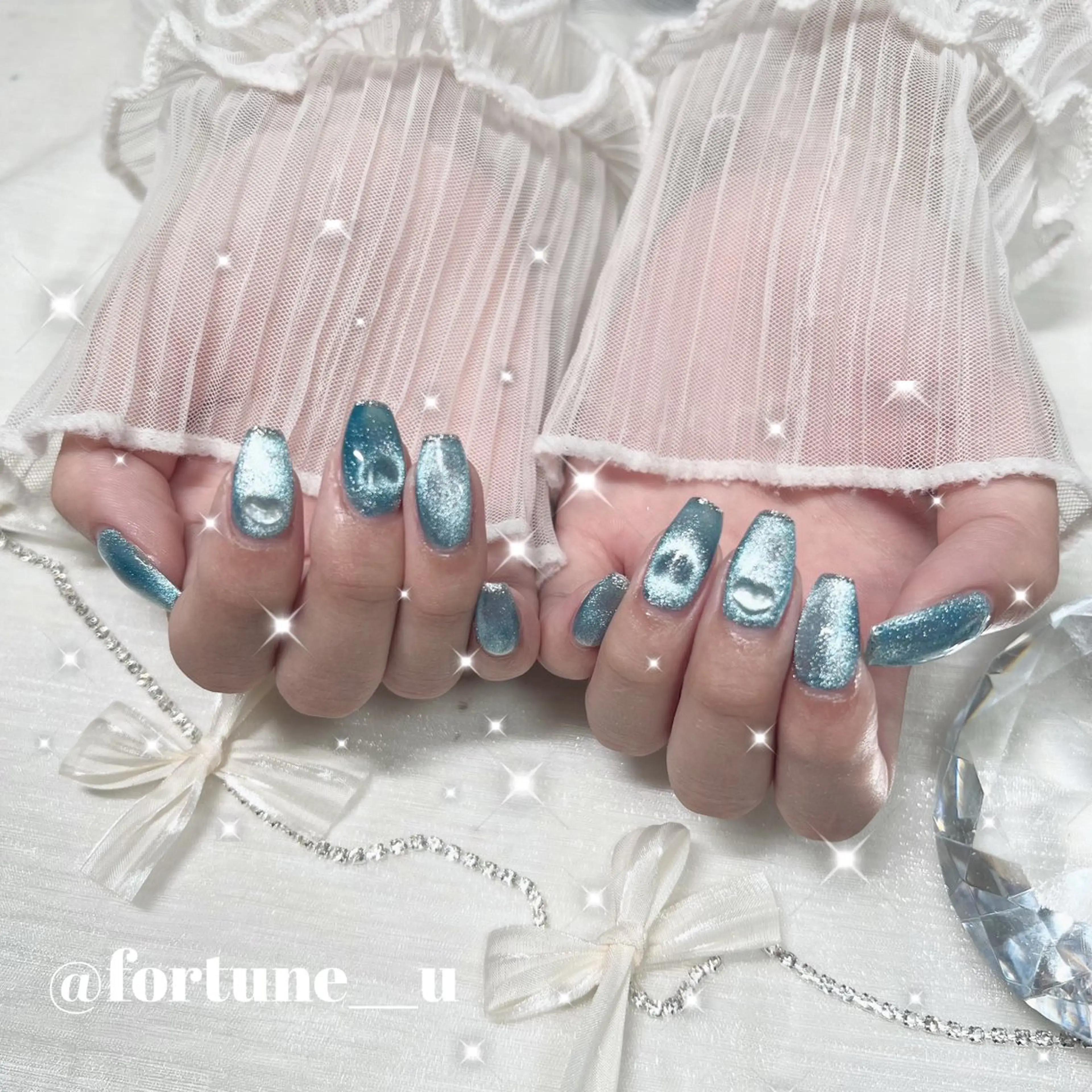 ネイル チークネイル ガーリー ハート 韓国ネイル 水色 ハンドネイル 💜✩.* Yuuna💜のネイルデザイン