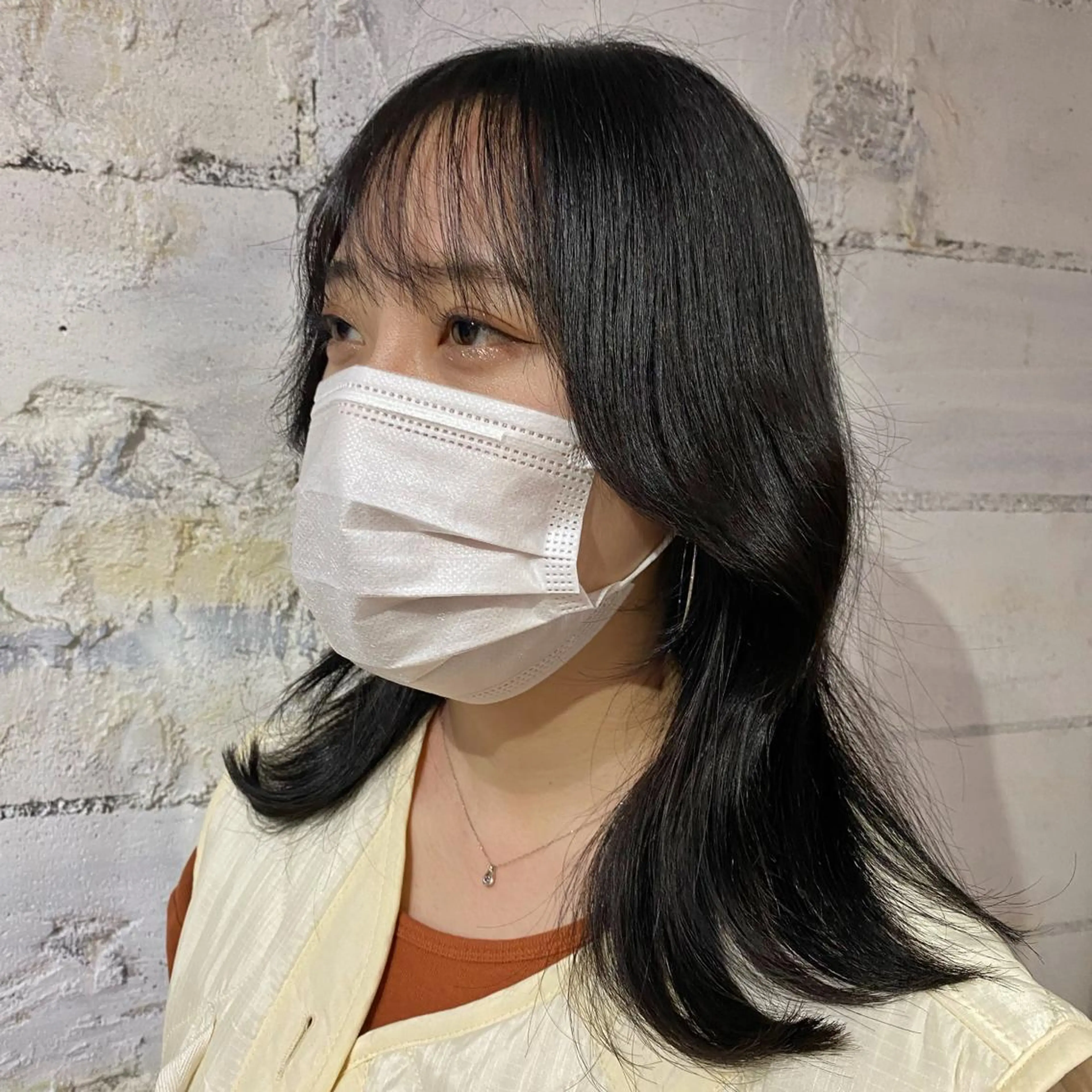 ミディアム カラー ダークグレー 顔周りカット レイヤーカット カット ヘアカラー トリートメント 【韓国レイヤー特化 ハッシュカット】のヘアスタイル
