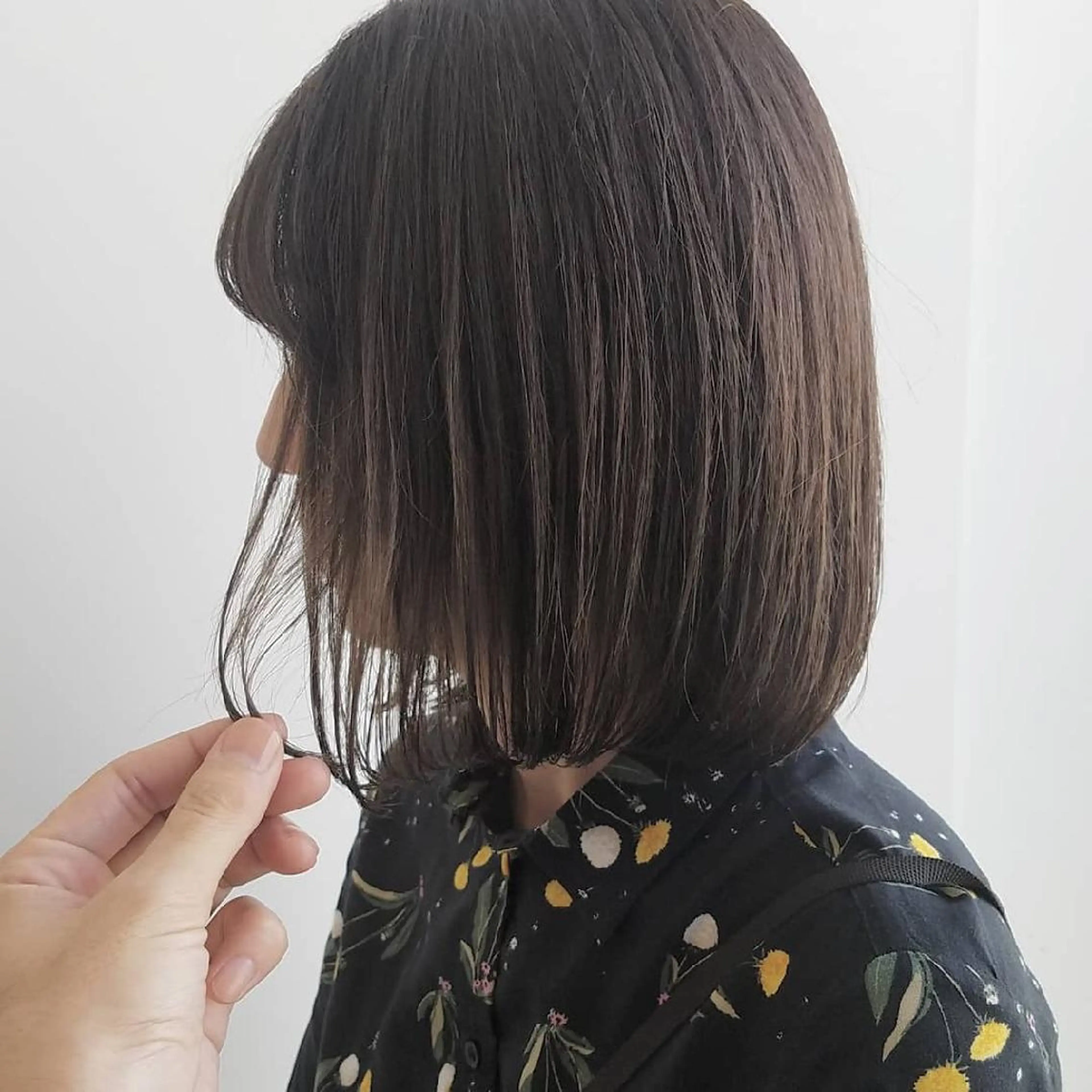ミディアム カラー パーマ ネイル マツエク・マツパ ヘアアレンジ アッシュ ラベンダーカラー ラベンダーアッシュ カジュアル iplus まつげ、眉毛、耳つぼのマツエク・マツパデザイン