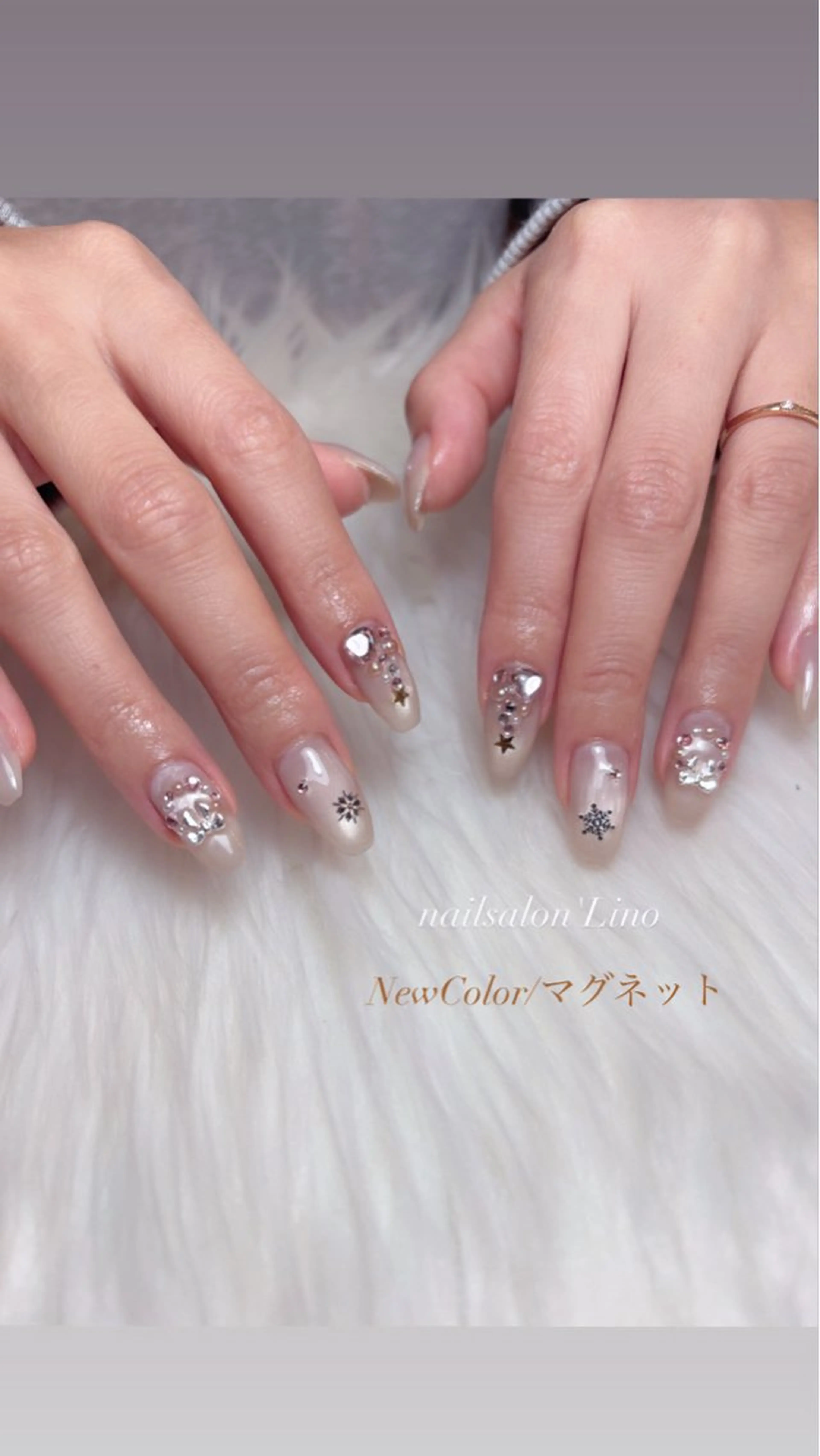 ネイル マグネットネイル ホワイト 冬ネイル クリスマス ハンドネイル Lino𓂃⟡.· Chizuruのネイルデザイン