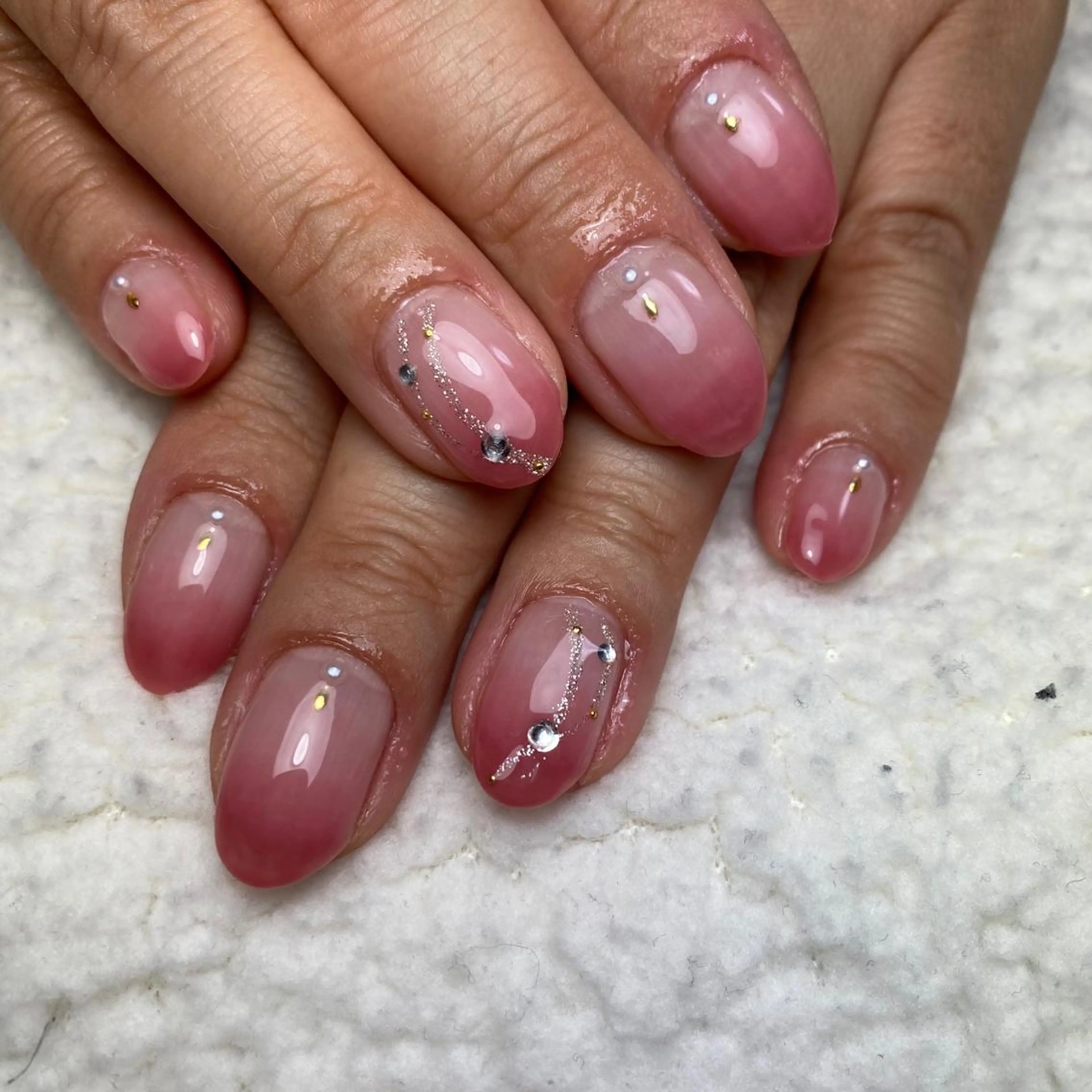 ネイル グラデーション ピンク 春ネイル ハンドネイル COCO+所属・COCO +のエステ・リラクイメージ