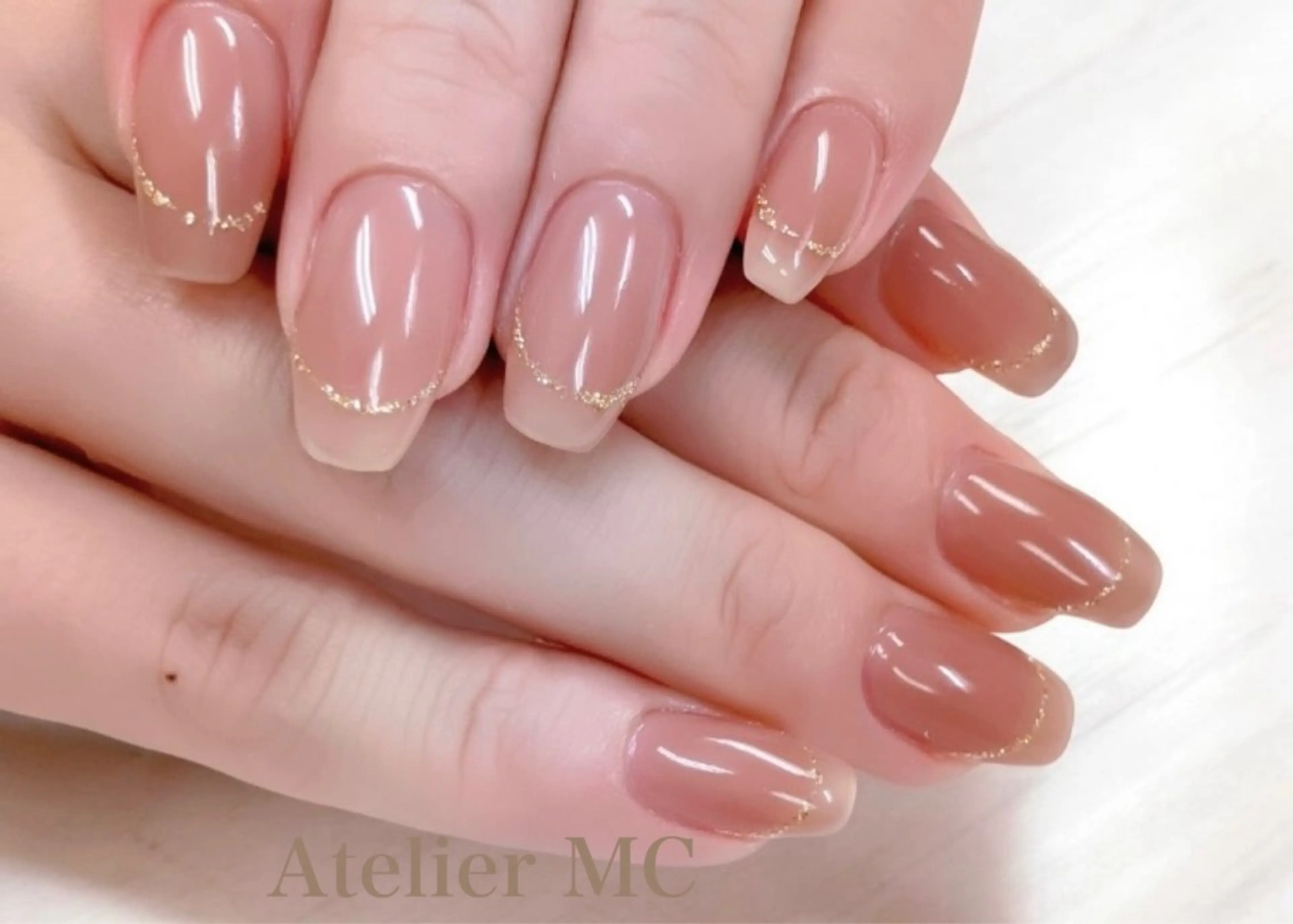 大人の清潔感🌟ワンカラー+ラメフレンチライン🌟の写真