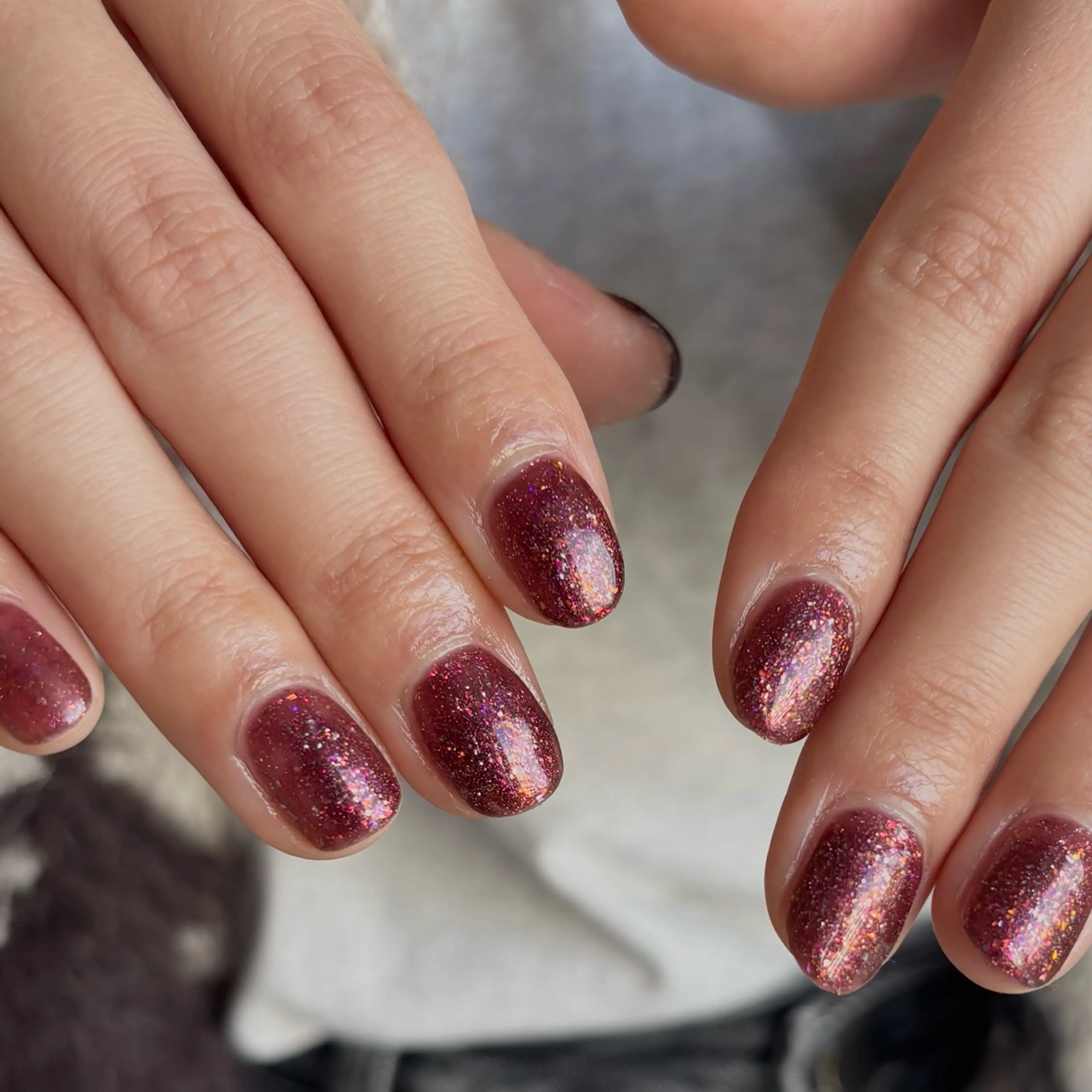 ネイル ラメ(グリッター) 赤色 WHITE NAILのネイルデザイン