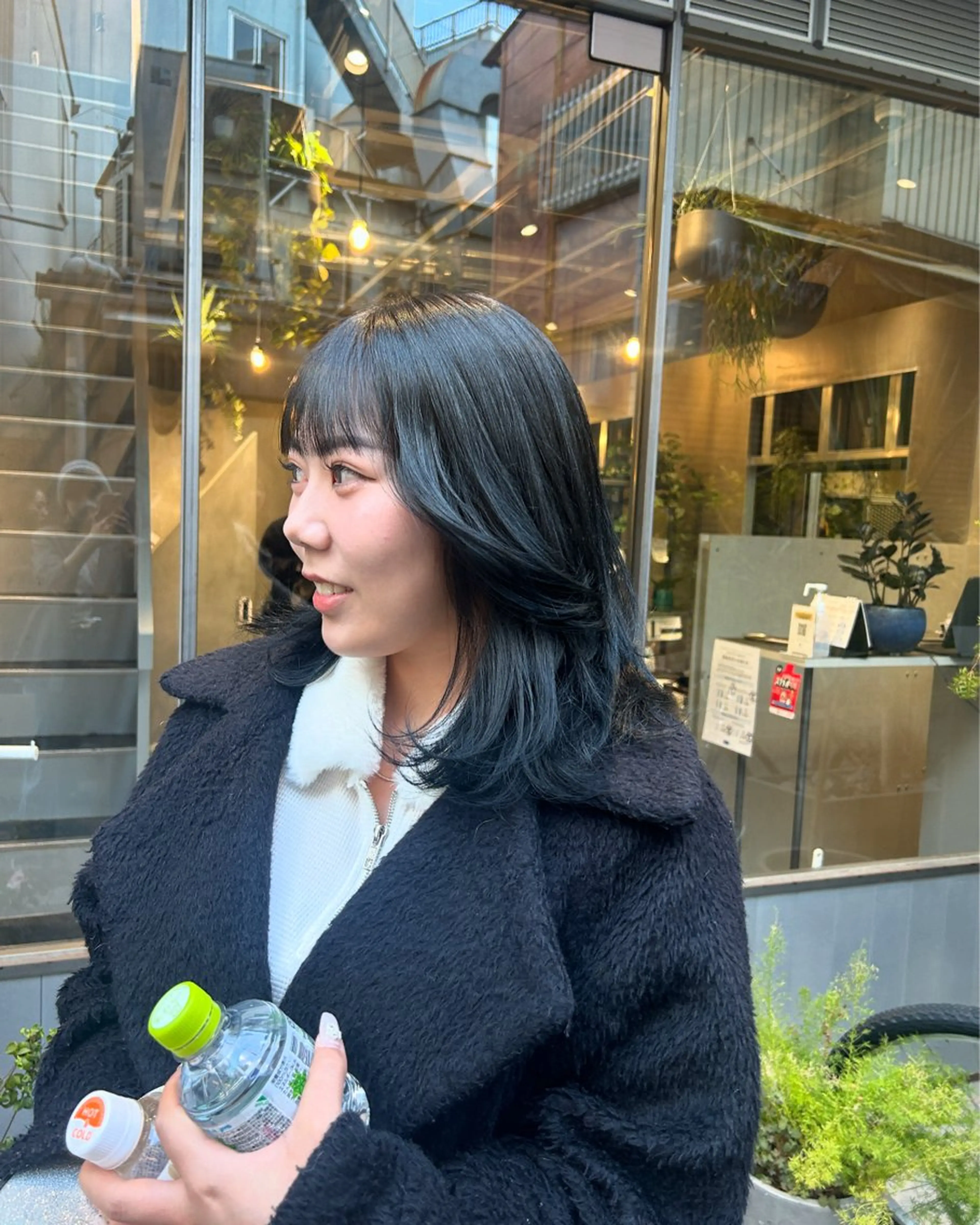 セミロング カット ヘアカラー 橋本 彩音のヘアスタイル