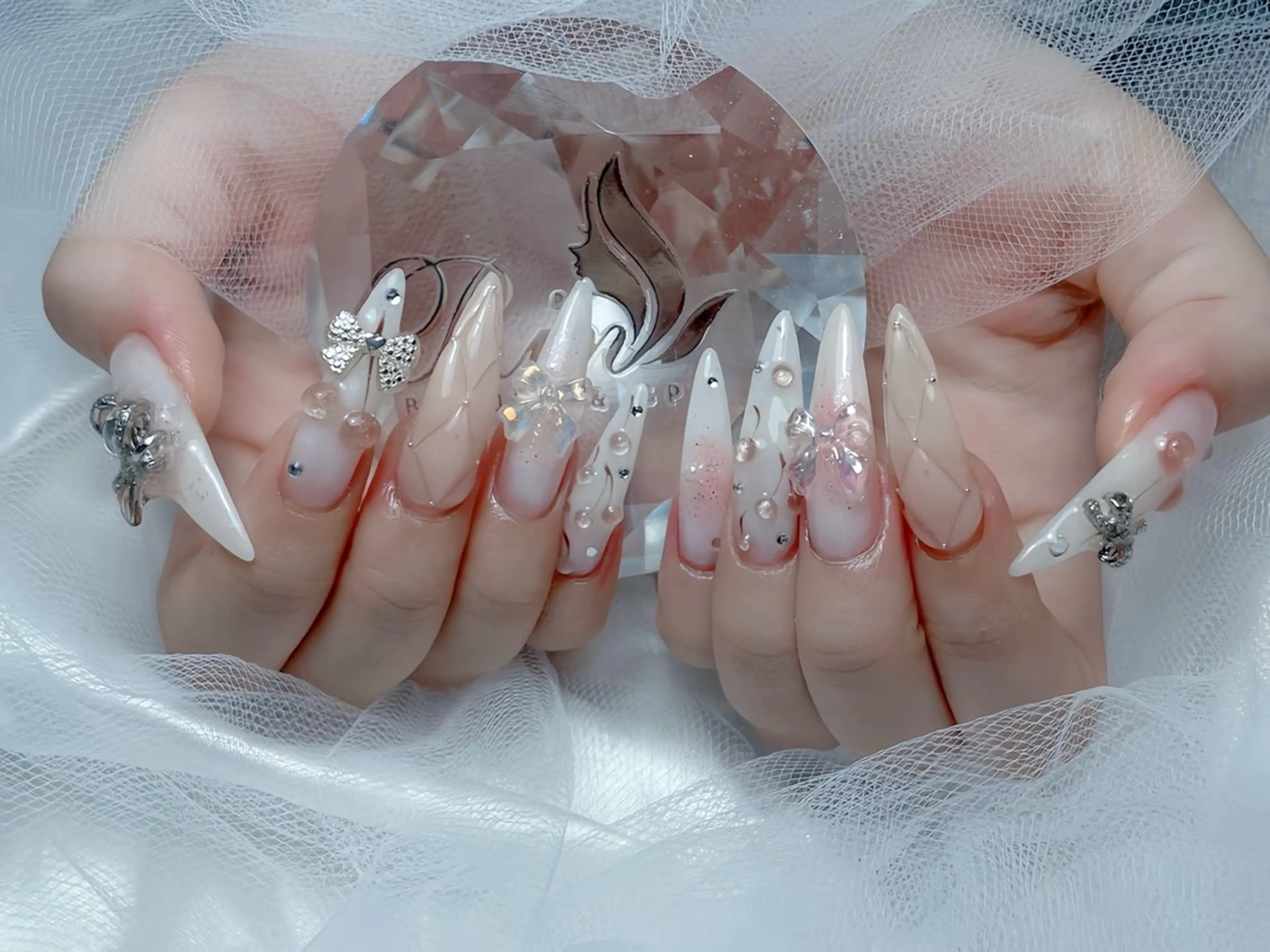 ネイル アートネイル 成人式 ジェルネイル ロングネイル ニュアンスネイル ハンドネイル Rin Nail 新大久保店のネイルデザイン