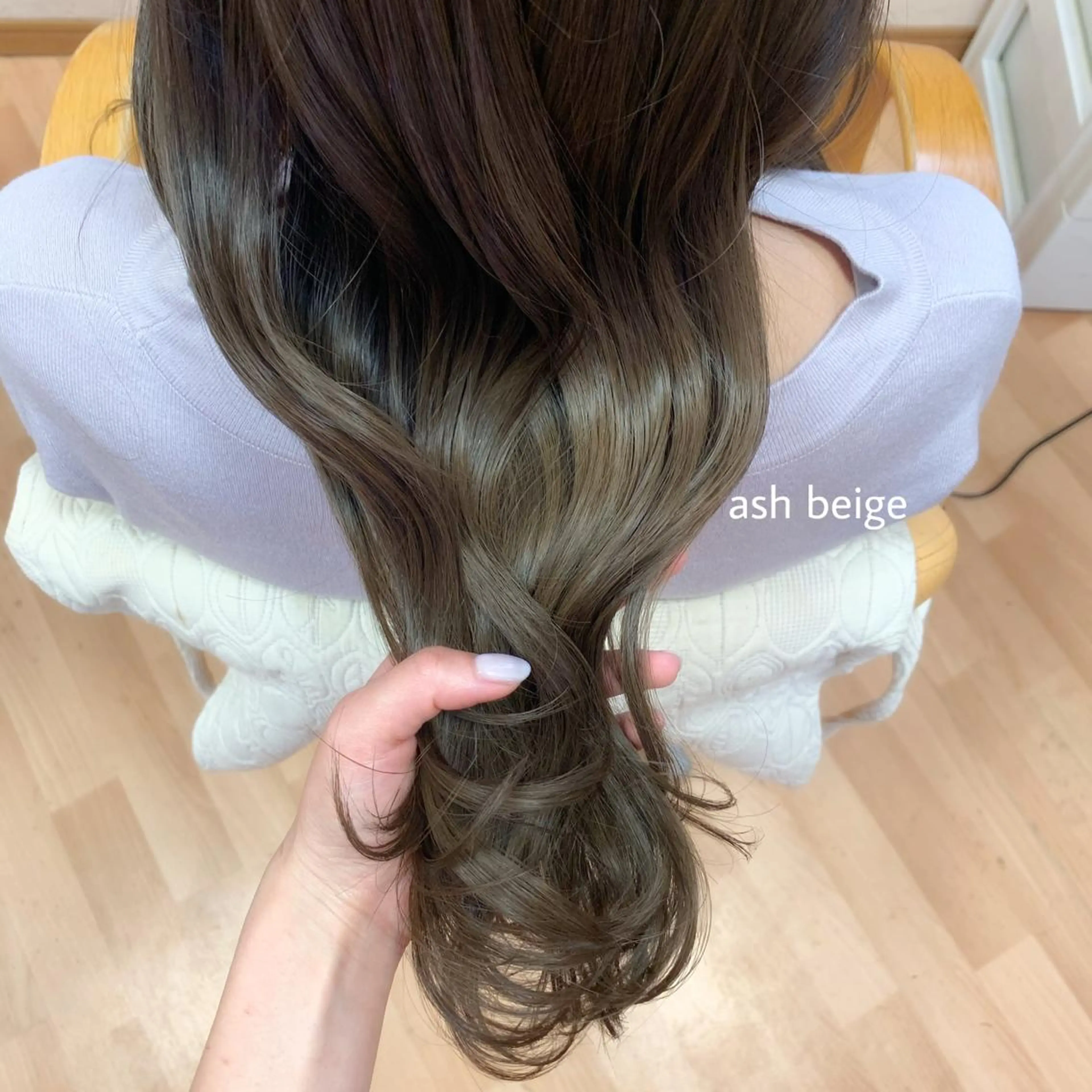 ミディアム カラー ヘアアレンジ アッシュ ベージュカラー ヘアカラー coubou所属・mayu .のヘアスタイル