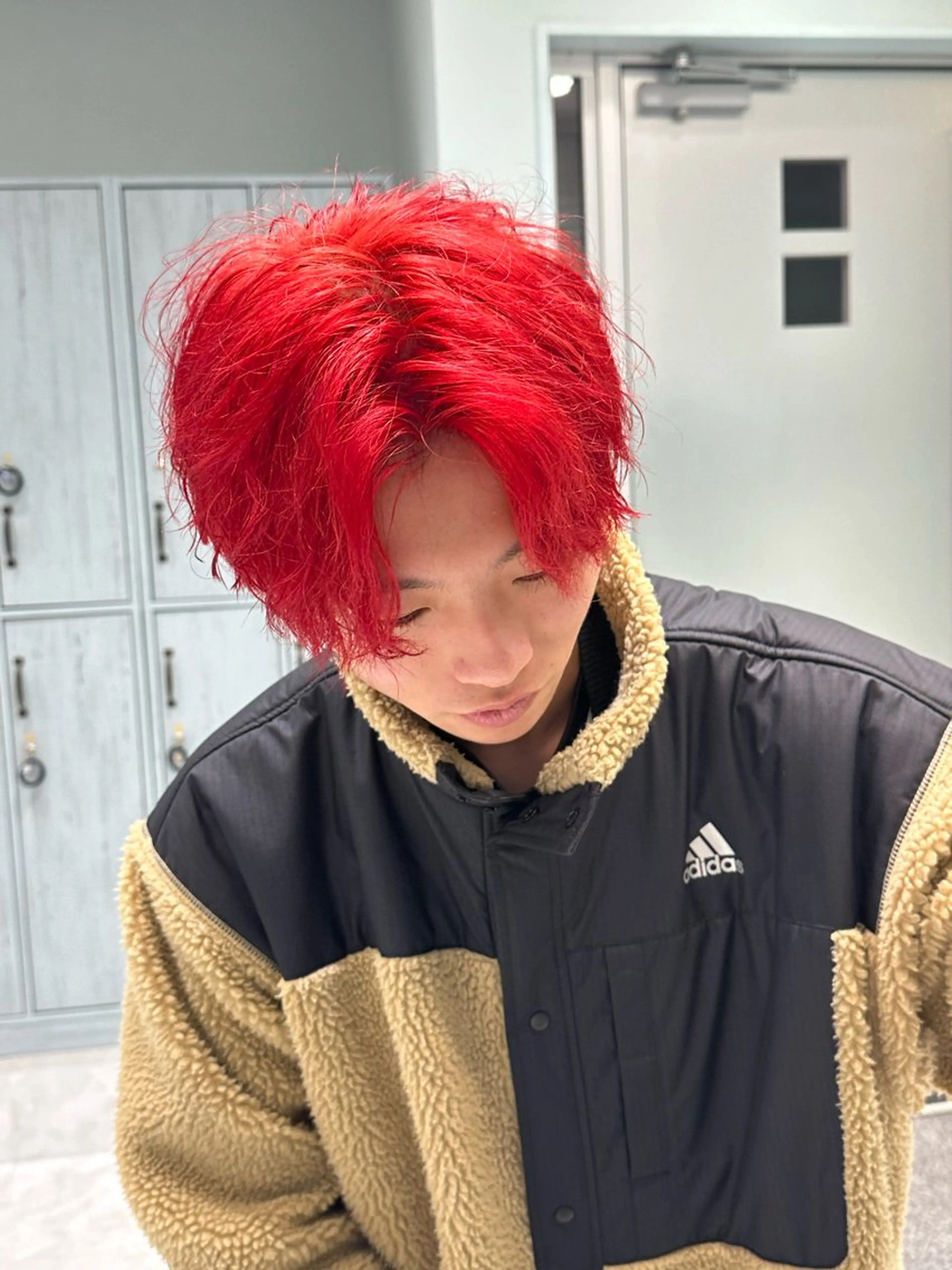 ショート カラー ブリーチ 中川 茜里のヘアスタイル