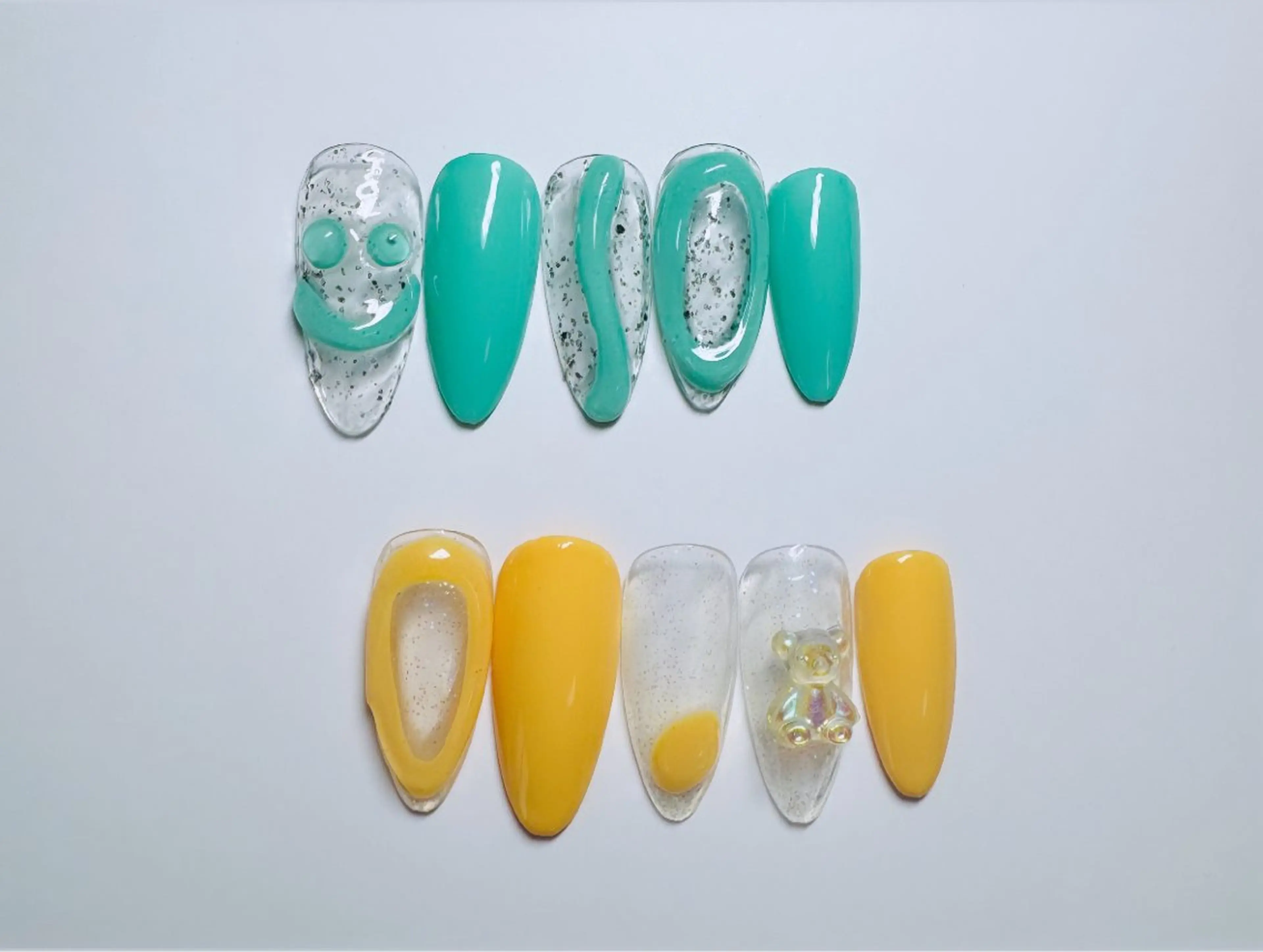 ネイル Moons nail 💅✨のネイルデザイン