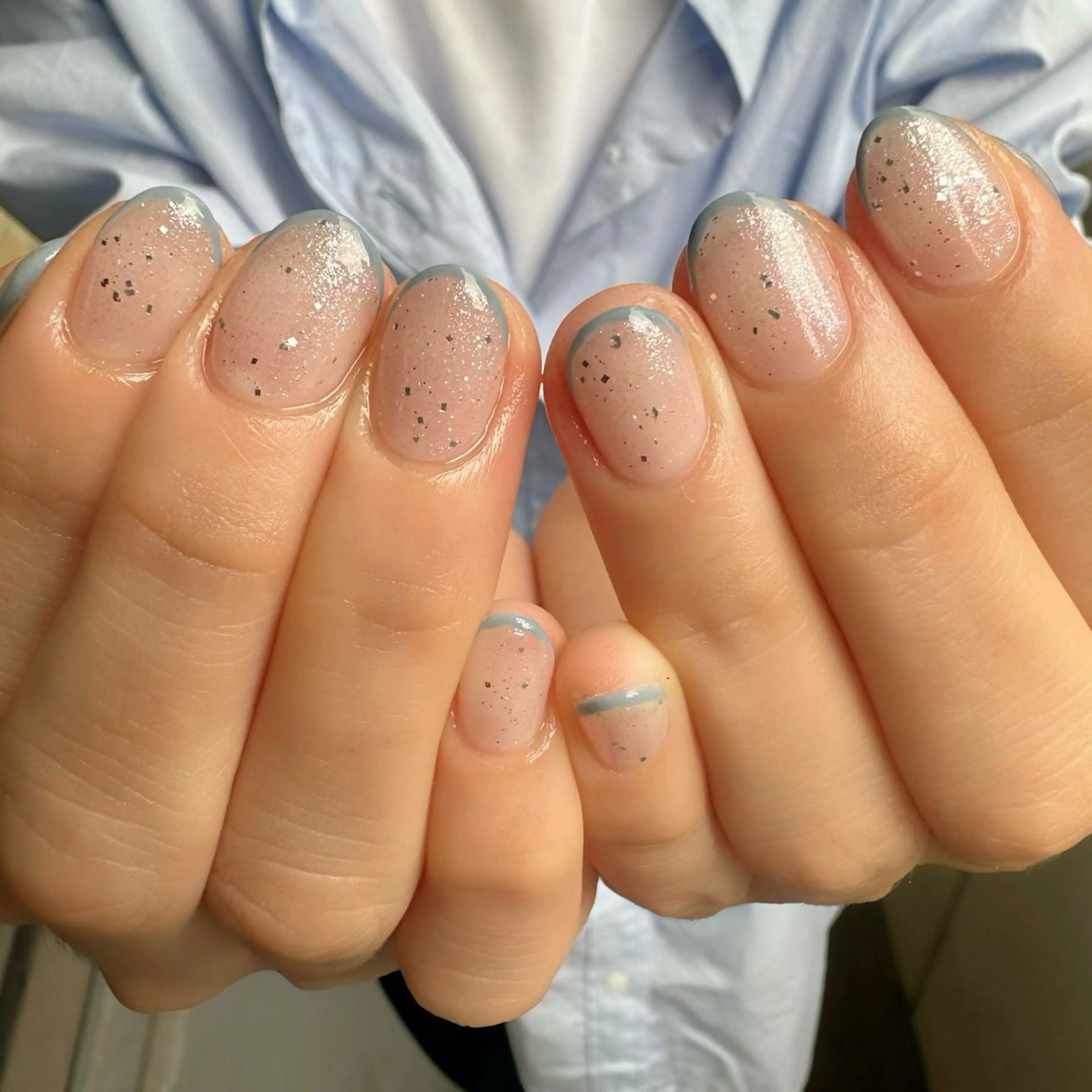 ネイル 氷ネイル・うるうるネイル 韓国ネイル ラメ(グリッター) 水色 ニュアンスネイル 🪞KAPE NAIL 🪞のネイルデザイン
