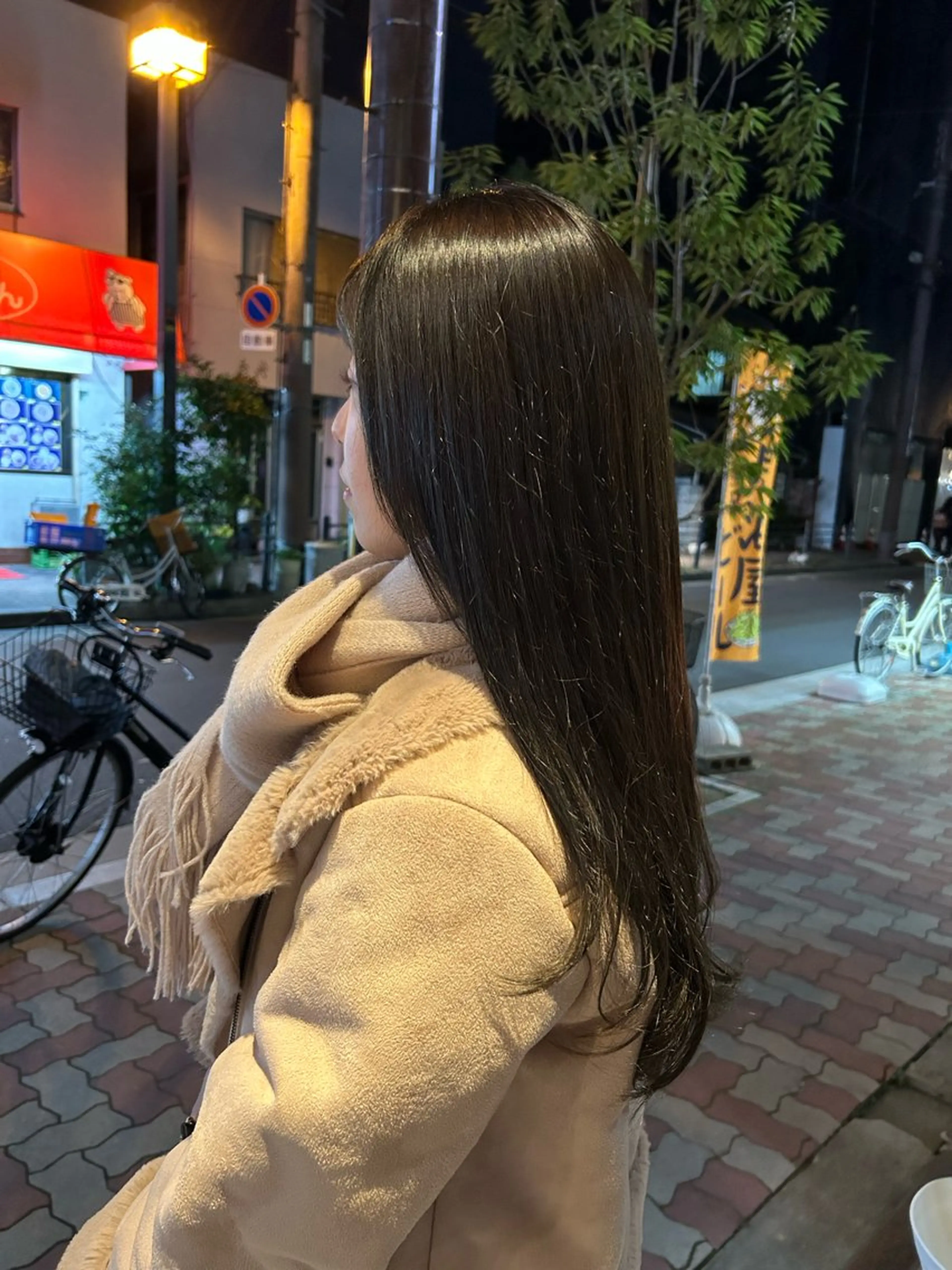 ロング 川筋 桃果のヘアスタイル