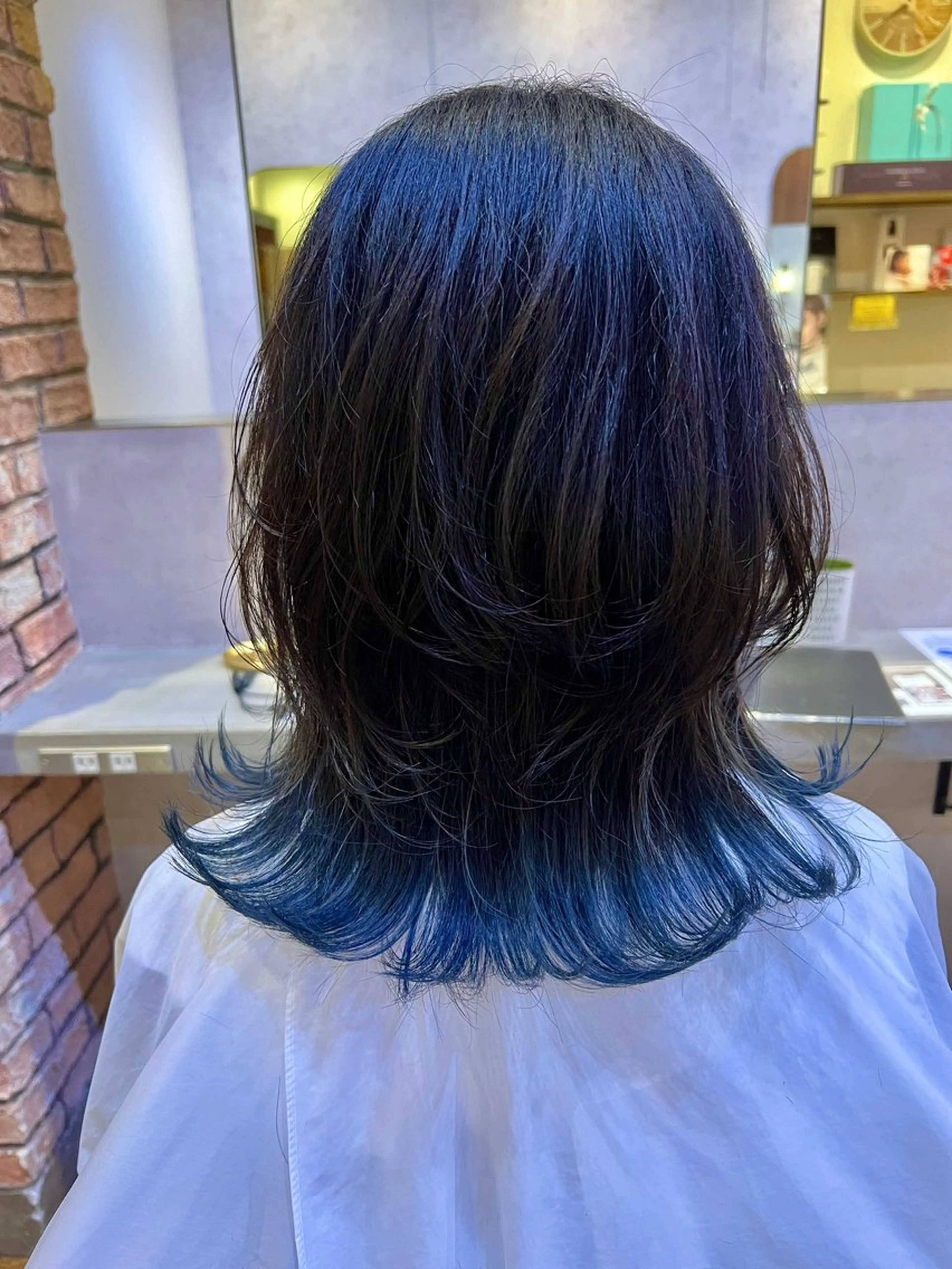 ミディアム カラー 三條場 彩夏のヘアスタイル