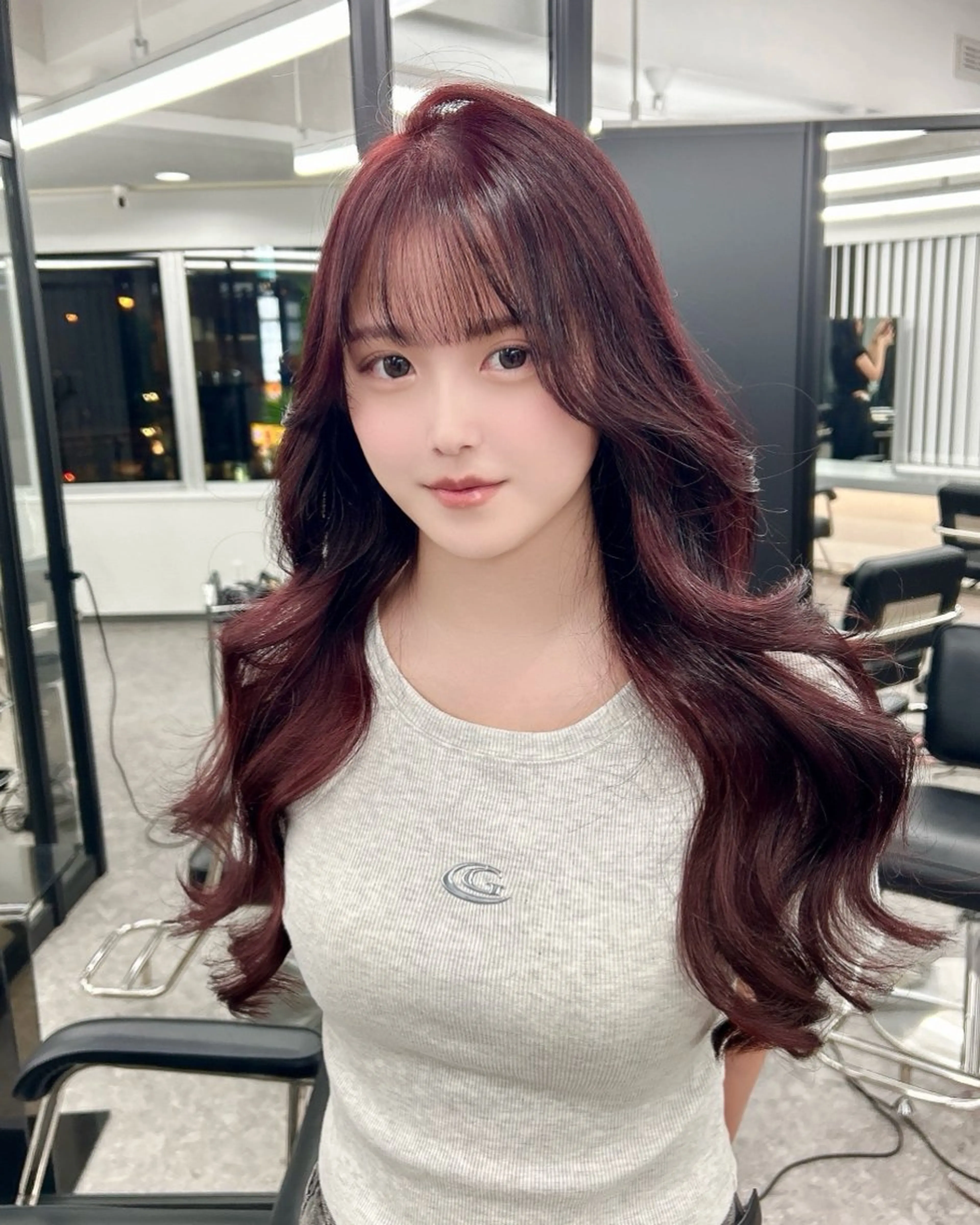 ロング カラー レッドカラー トリートメント ヘアカラー nanaka 🤍韓国ワンホンヘアのヘアスタイル
