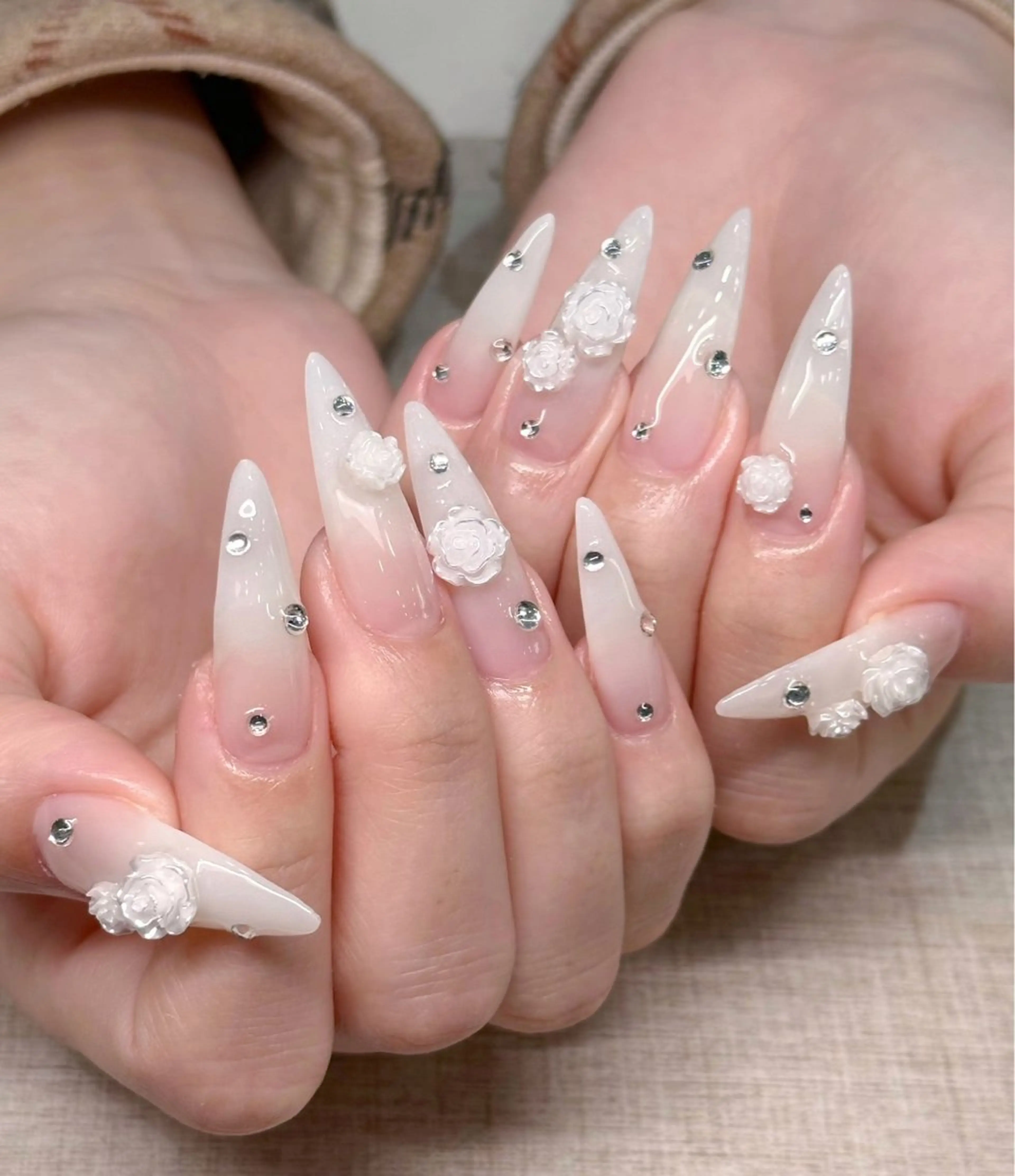 ネイル オーロラネイル ブルー チークネイル フットネイル フレンチネイル REI レイのネイルデザイン