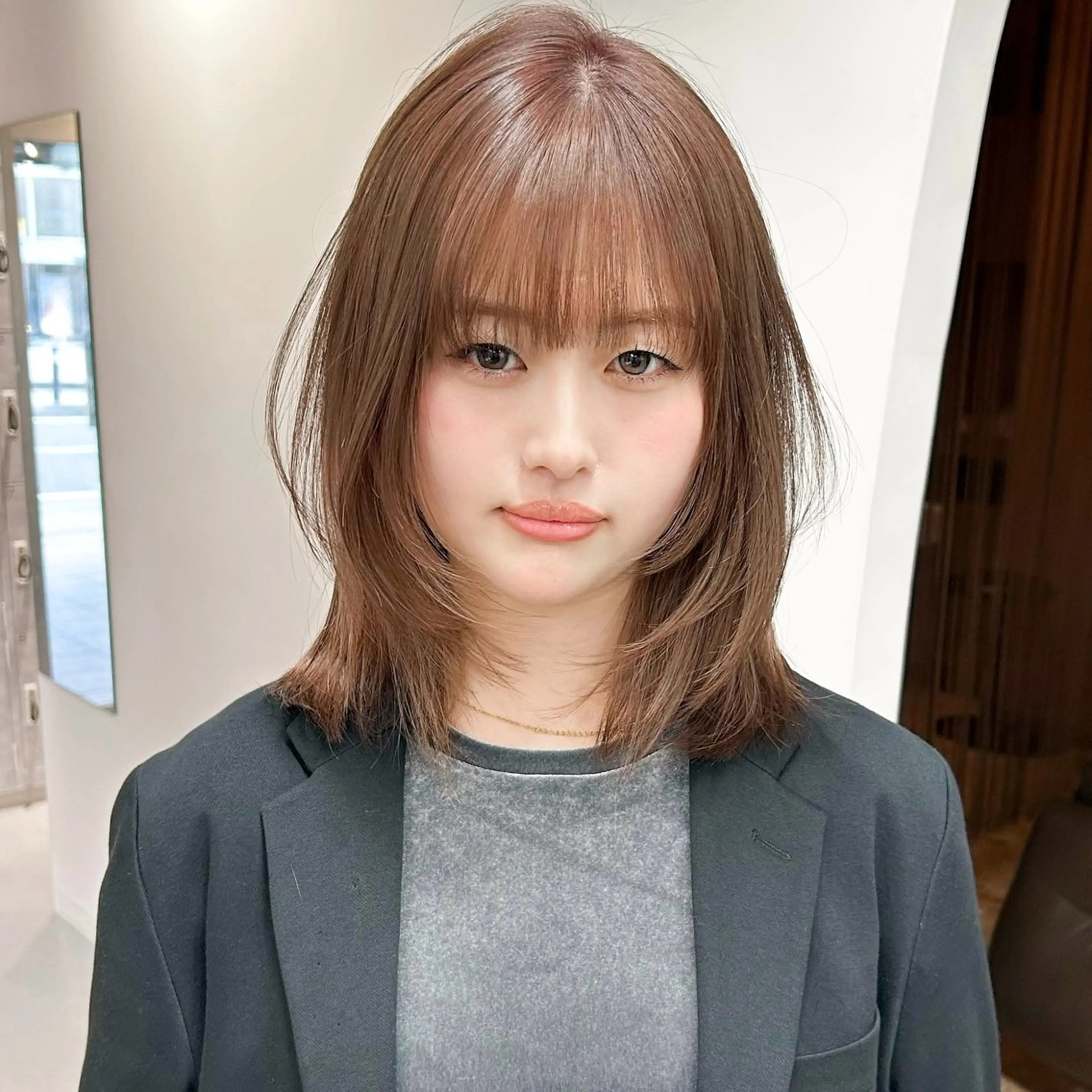 ミディアム カラー ベージュカラー ピンクカラー ピンクベージュ カット ヘアカラー トリートメント ダブルカラー,透け カラーHINARIのヘアスタイル